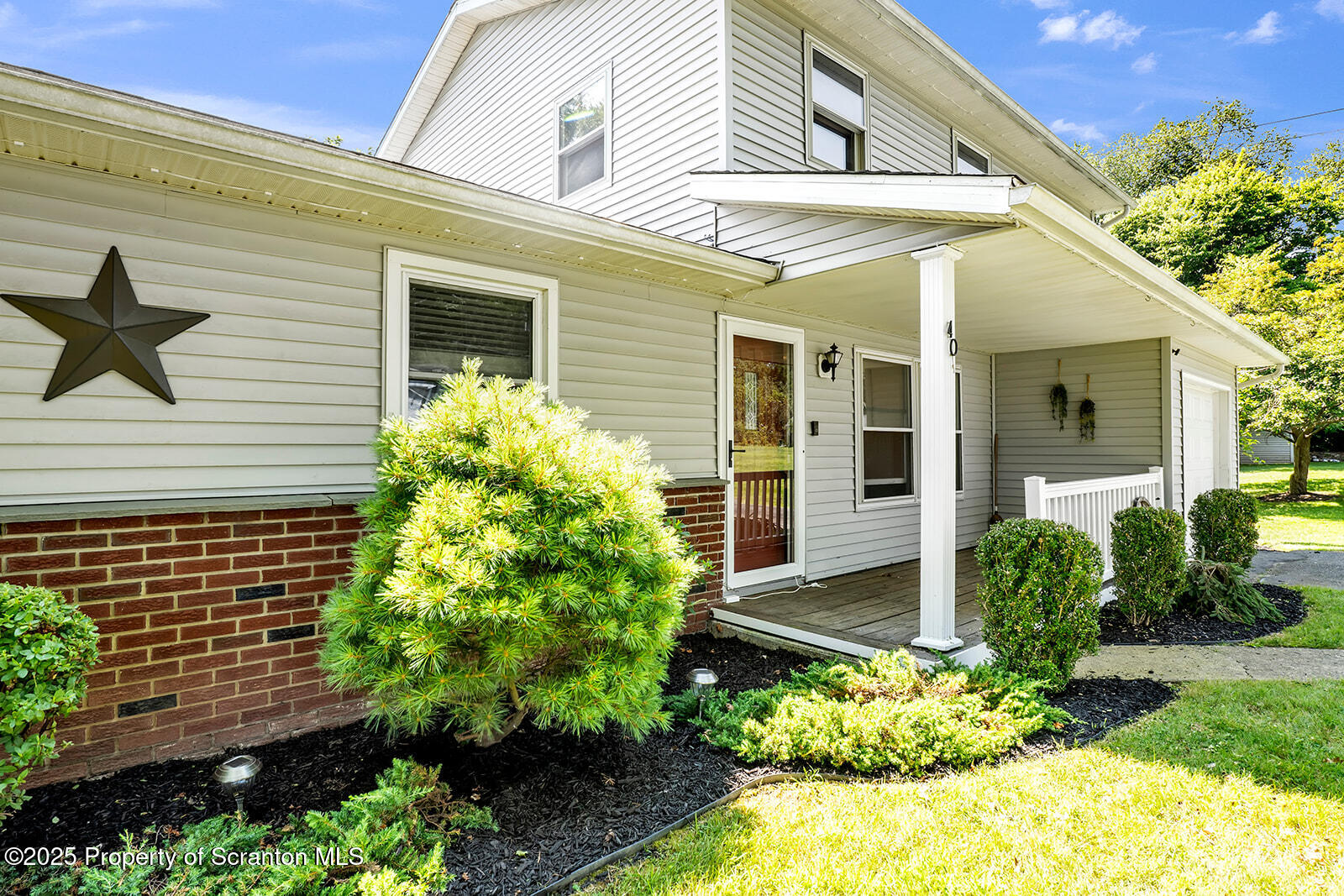 Tunkhannock, Pennsylvania 18657, United States, 4 Bedrooms Bedrooms, ,3 BathroomsBathrooms,Residential,Active,185156