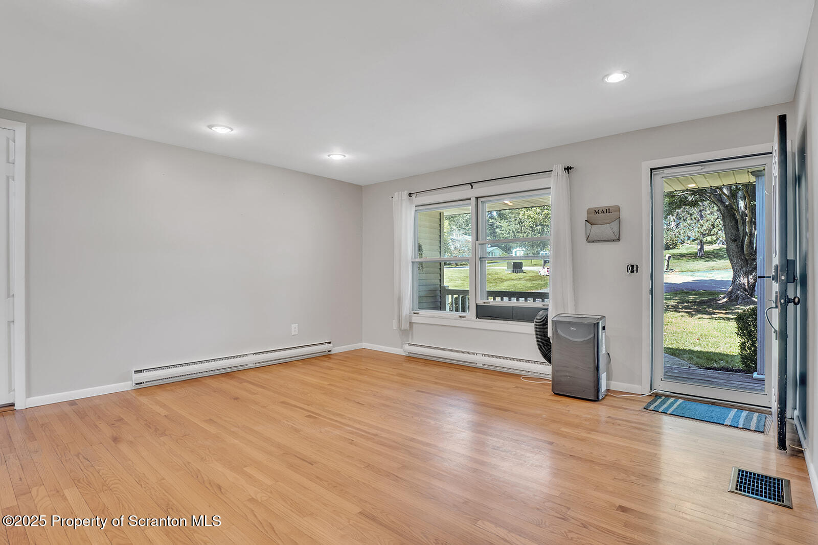 Tunkhannock, Pennsylvania 18657, United States, 4 Bedrooms Bedrooms, ,3 BathroomsBathrooms,Residential,Active,185156