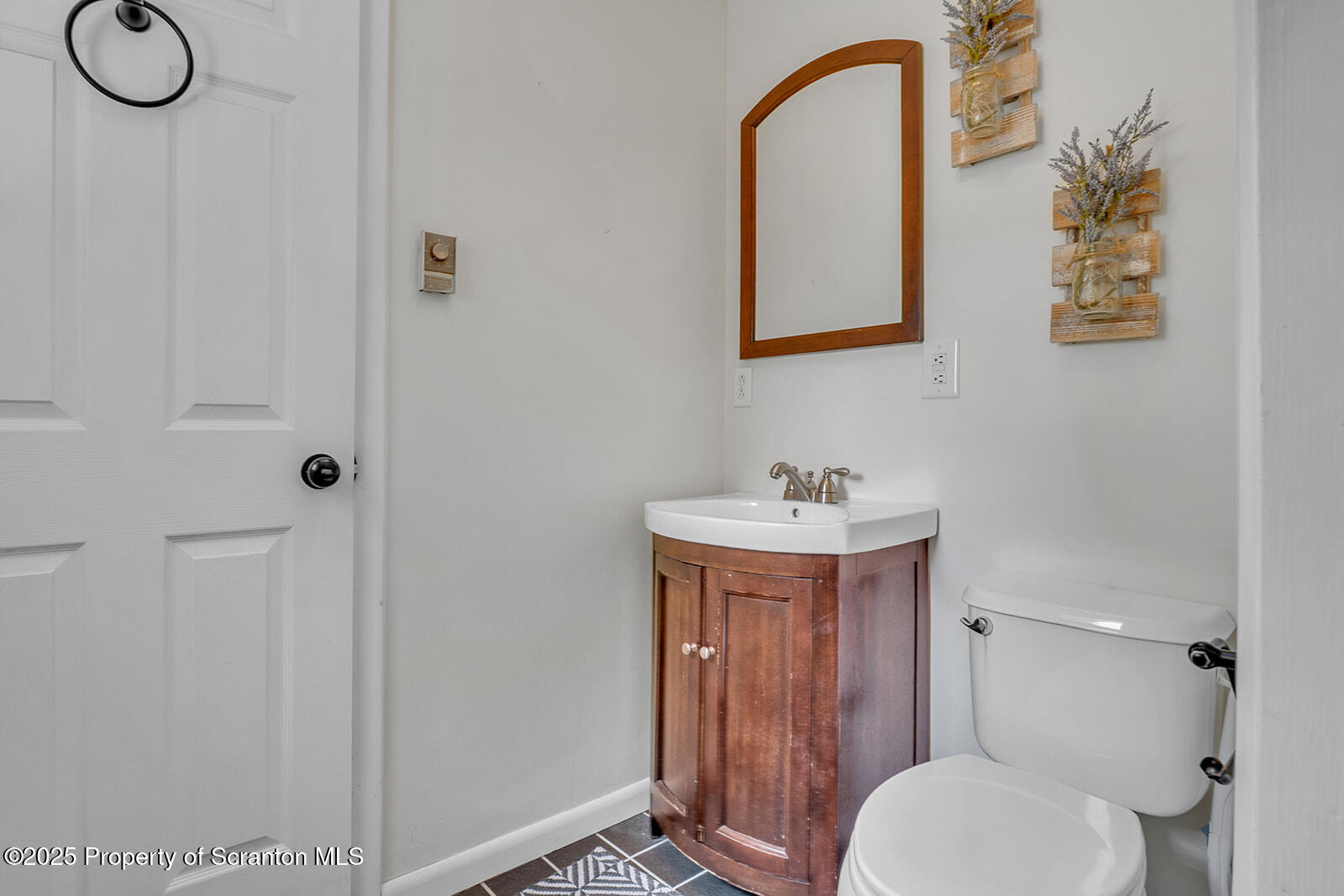 Tunkhannock, Pennsylvania 18657, United States, 4 Bedrooms Bedrooms, ,3 BathroomsBathrooms,Residential,Active,185156