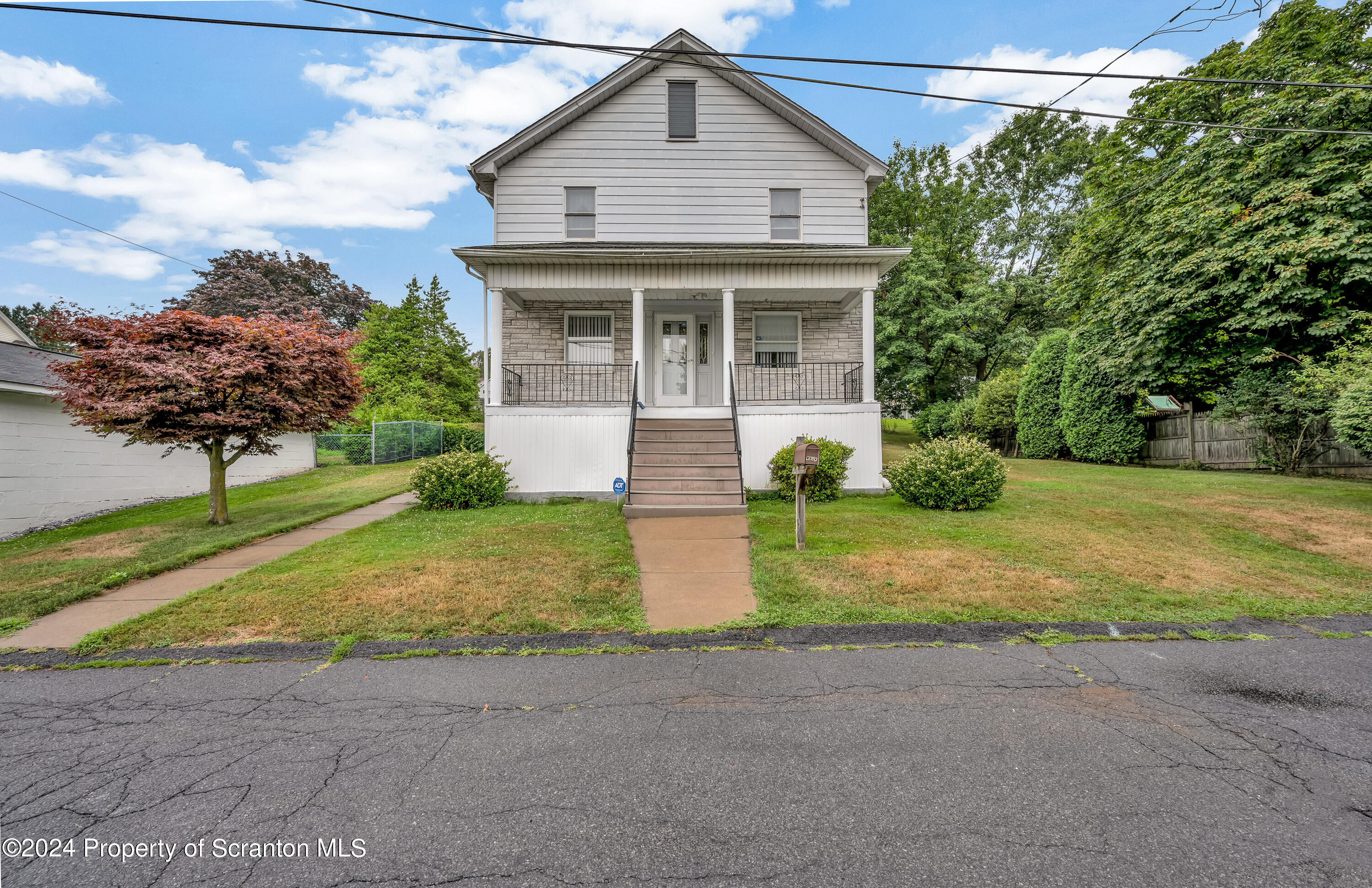 View Dickson City, PA 18519 house