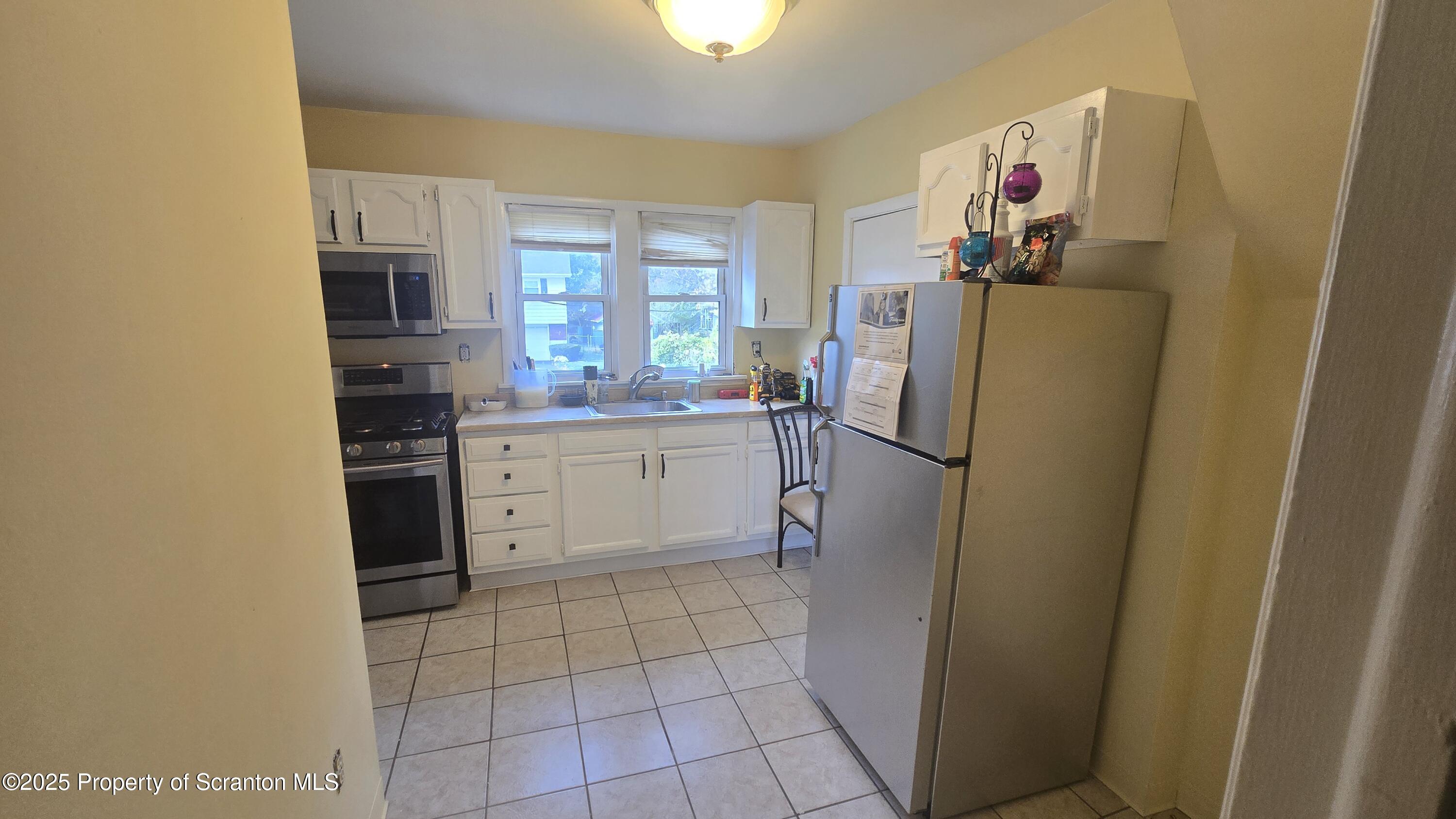 Wilkes-Barre, Pennsylvania 18702, United States, 2 Bedrooms Bedrooms, ,1 BathroomBathrooms,Residential,Active,231089