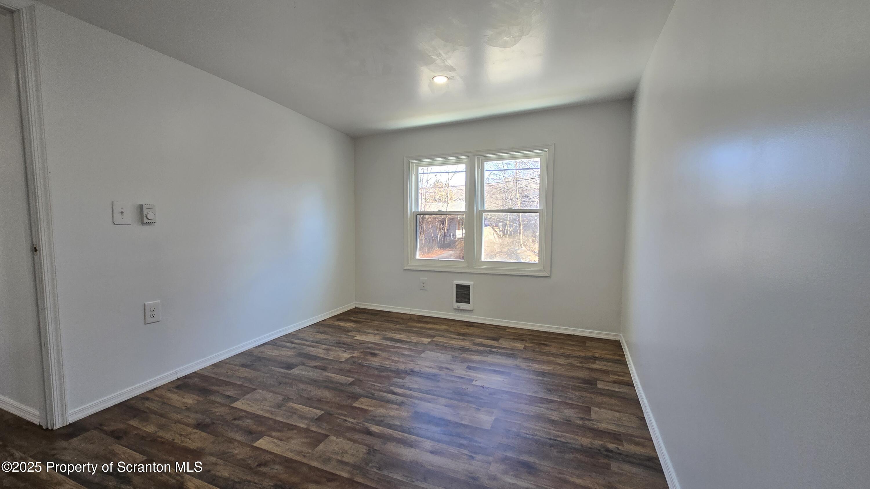 Scranton, Pennsylvania 18505, United States, 6 Bedrooms Bedrooms, ,2 BathroomsBathrooms,Residential,Active,112287