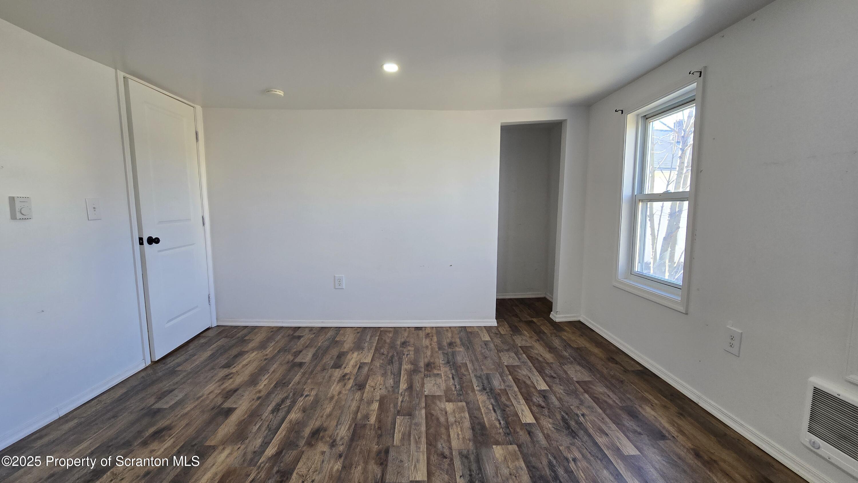 Scranton, Pennsylvania 18505, United States, 6 Bedrooms Bedrooms, ,2 BathroomsBathrooms,Residential,Active,112287