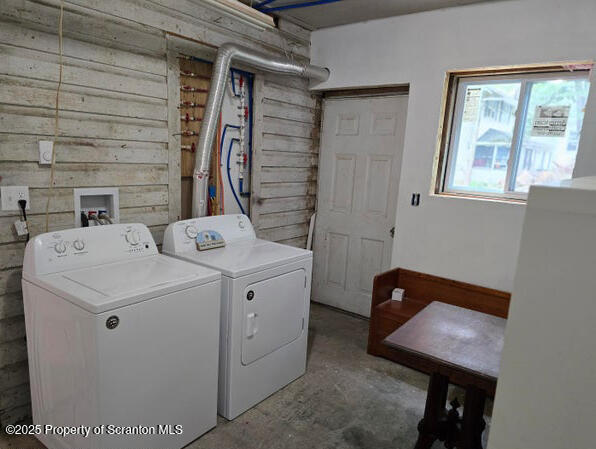 Mountaintop, Pennsylvania 18707, United States, 3 Bedrooms Bedrooms, ,2 BathroomsBathrooms,Residential,Pending,173165