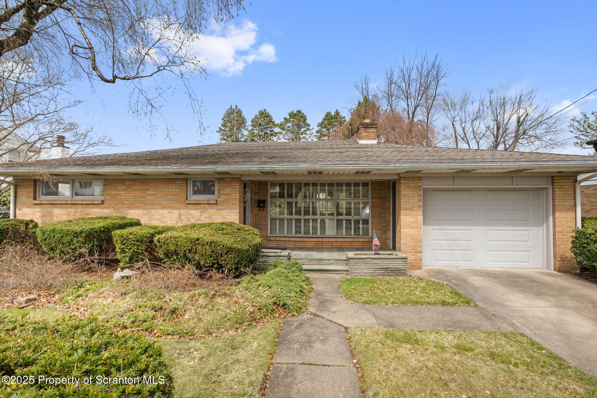 Old Forge, Pennsylvania 18518, United States, 3 Bedrooms Bedrooms, ,1 BathroomBathrooms,Residential,Pending,101009