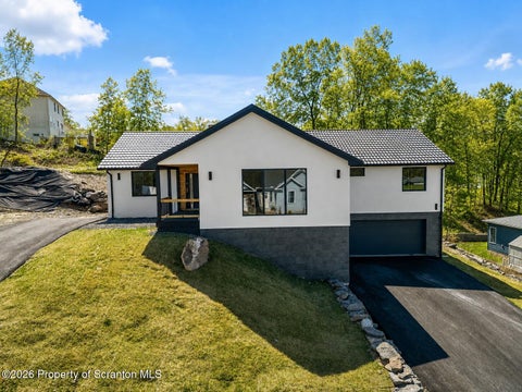 Photo for 203 Red Oak Drive