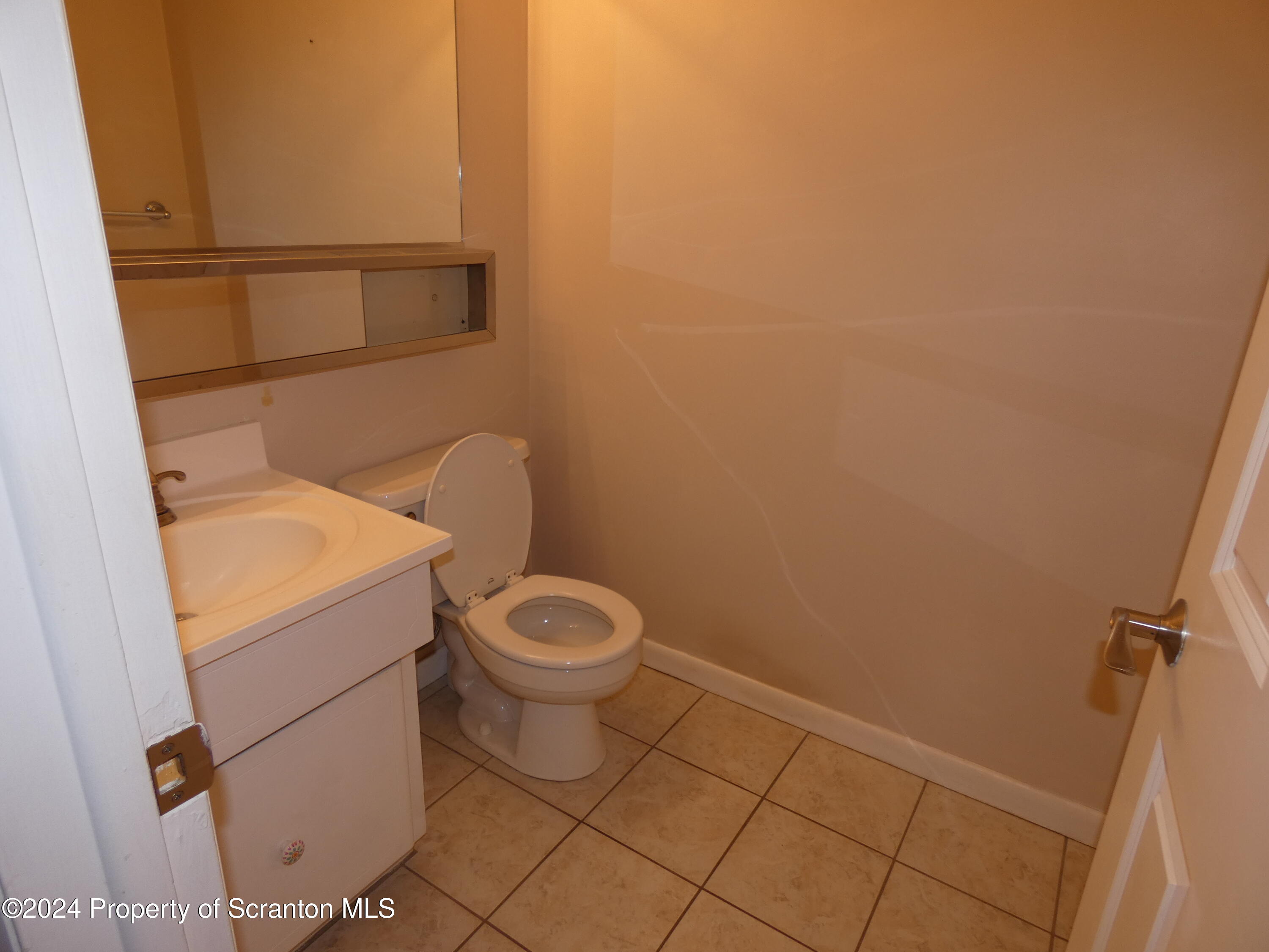Clarks Summit, Pennsylvania 18411, United States, 2 Bedrooms Bedrooms, ,2 BathroomsBathrooms,Residential,Pending,36124