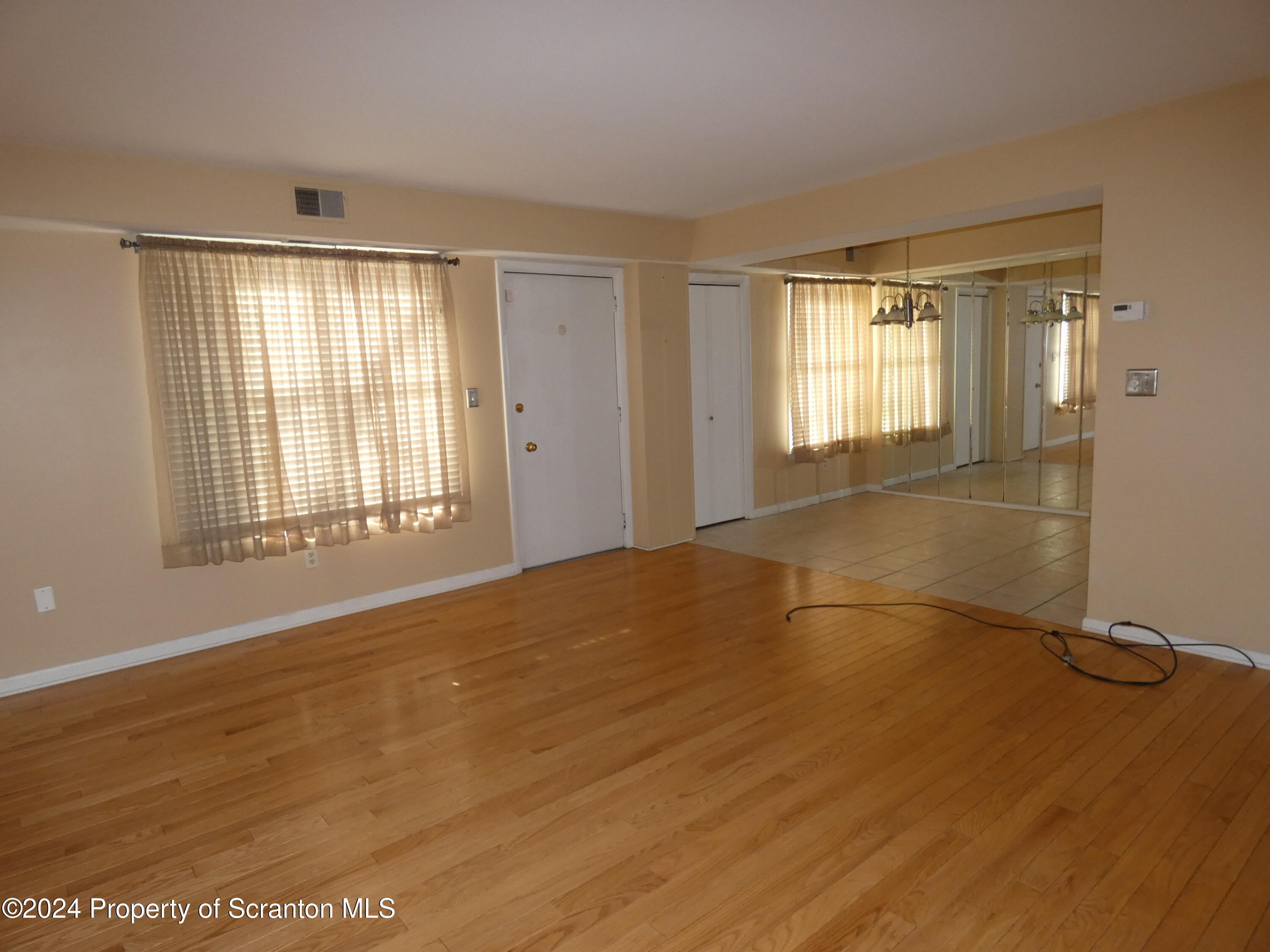 Clarks Summit, Pennsylvania 18411, United States, 2 Bedrooms Bedrooms, ,2 BathroomsBathrooms,Residential,Pending,36124