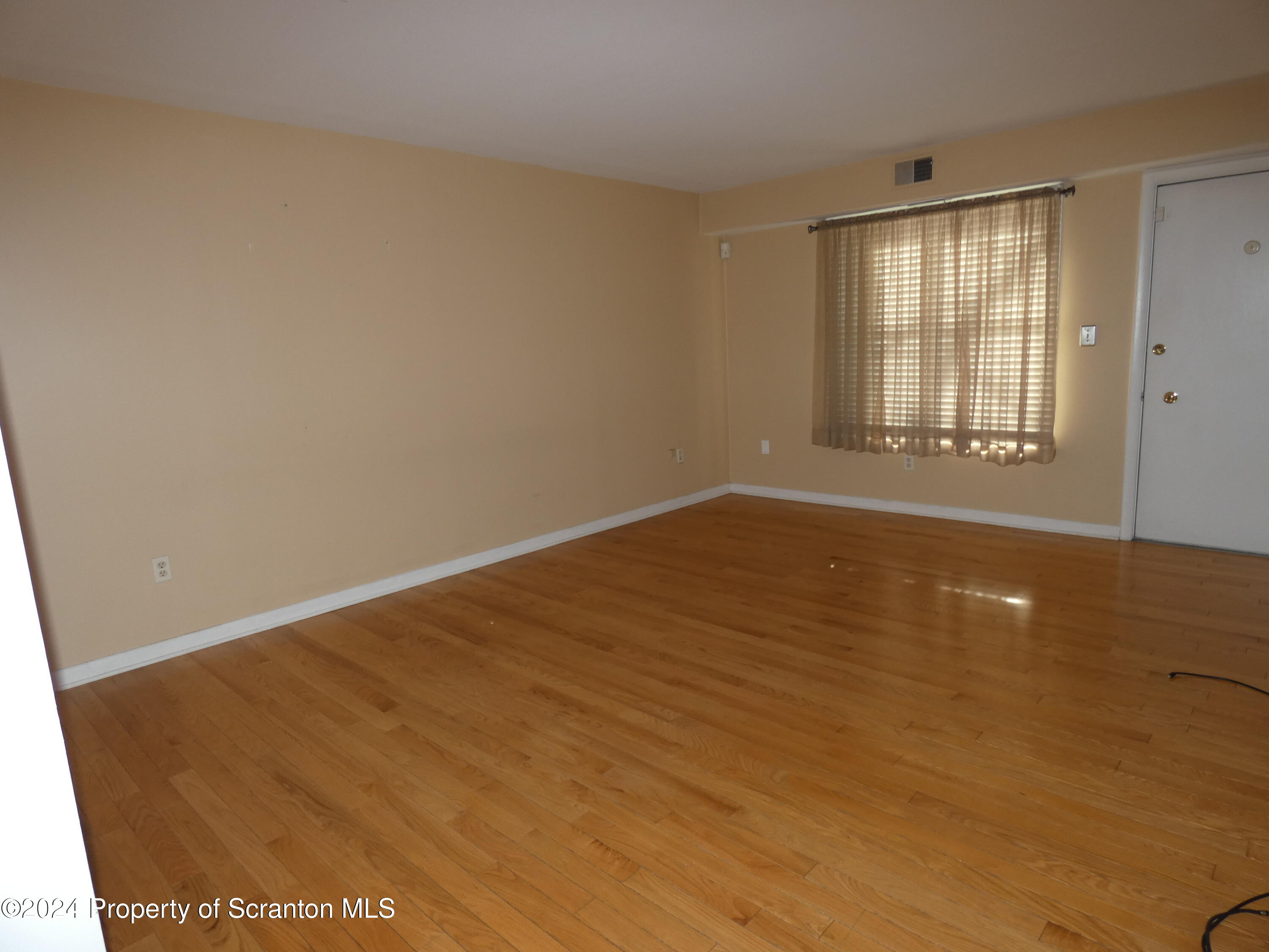 Clarks Summit, Pennsylvania 18411, United States, 2 Bedrooms Bedrooms, ,2 BathroomsBathrooms,Residential,Pending,36124