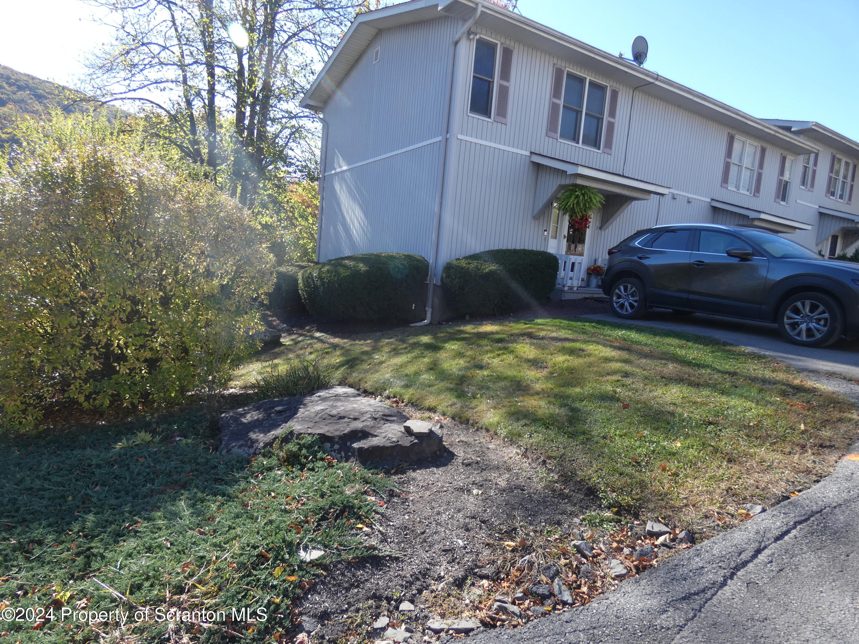 Clarks Summit, Pennsylvania 18411, United States, 2 Bedrooms Bedrooms, ,2 BathroomsBathrooms,Residential,Pending,36124