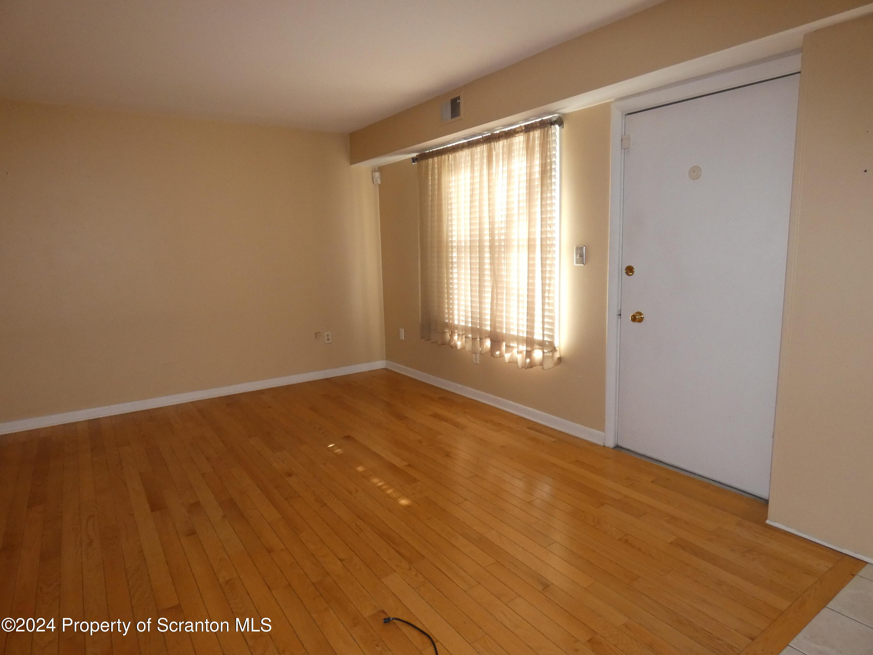 Clarks Summit, Pennsylvania 18411, United States, 2 Bedrooms Bedrooms, ,2 BathroomsBathrooms,Residential,Pending,36124
