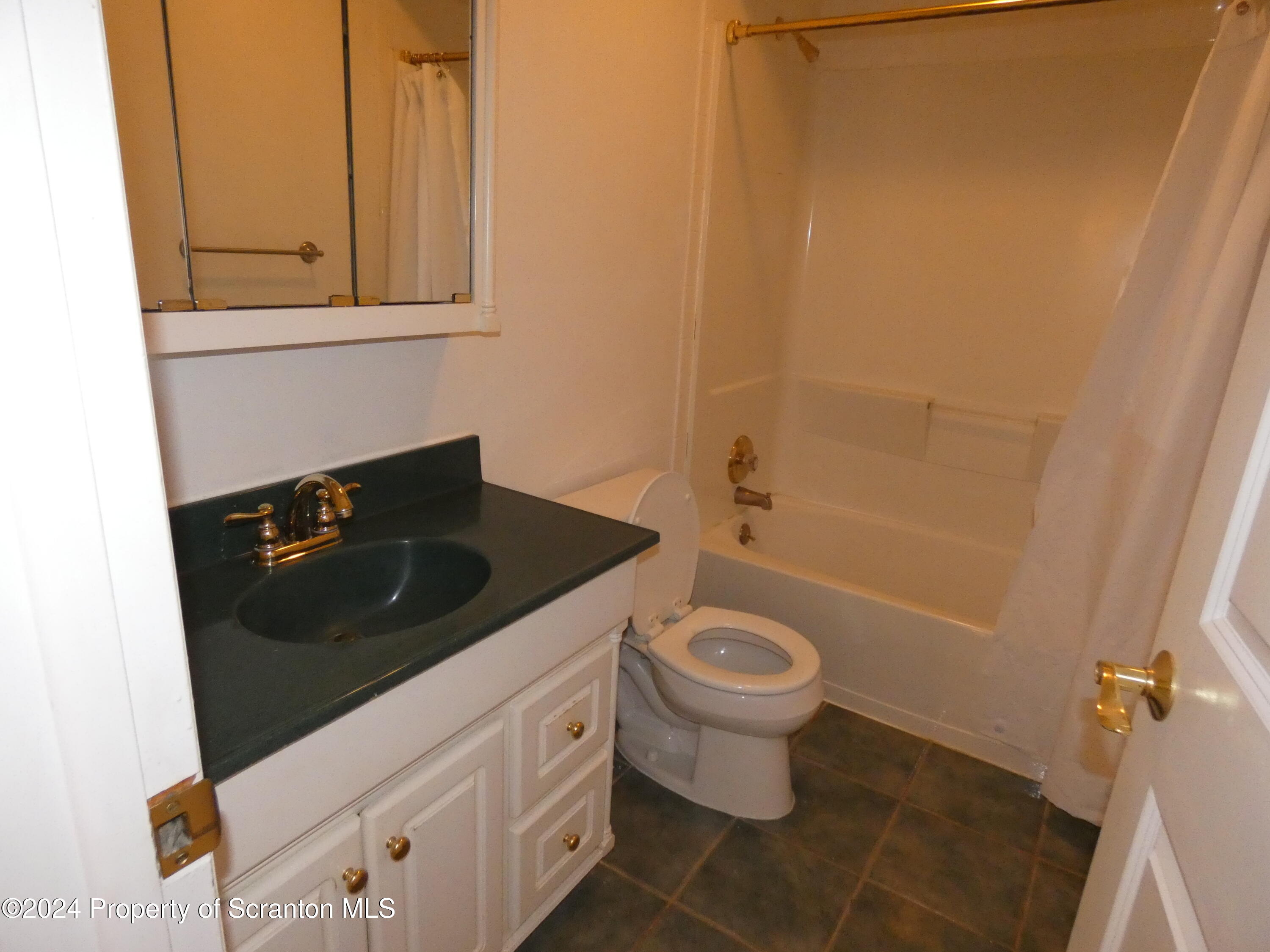 Clarks Summit, Pennsylvania 18411, United States, 2 Bedrooms Bedrooms, ,2 BathroomsBathrooms,Residential,Pending,36124
