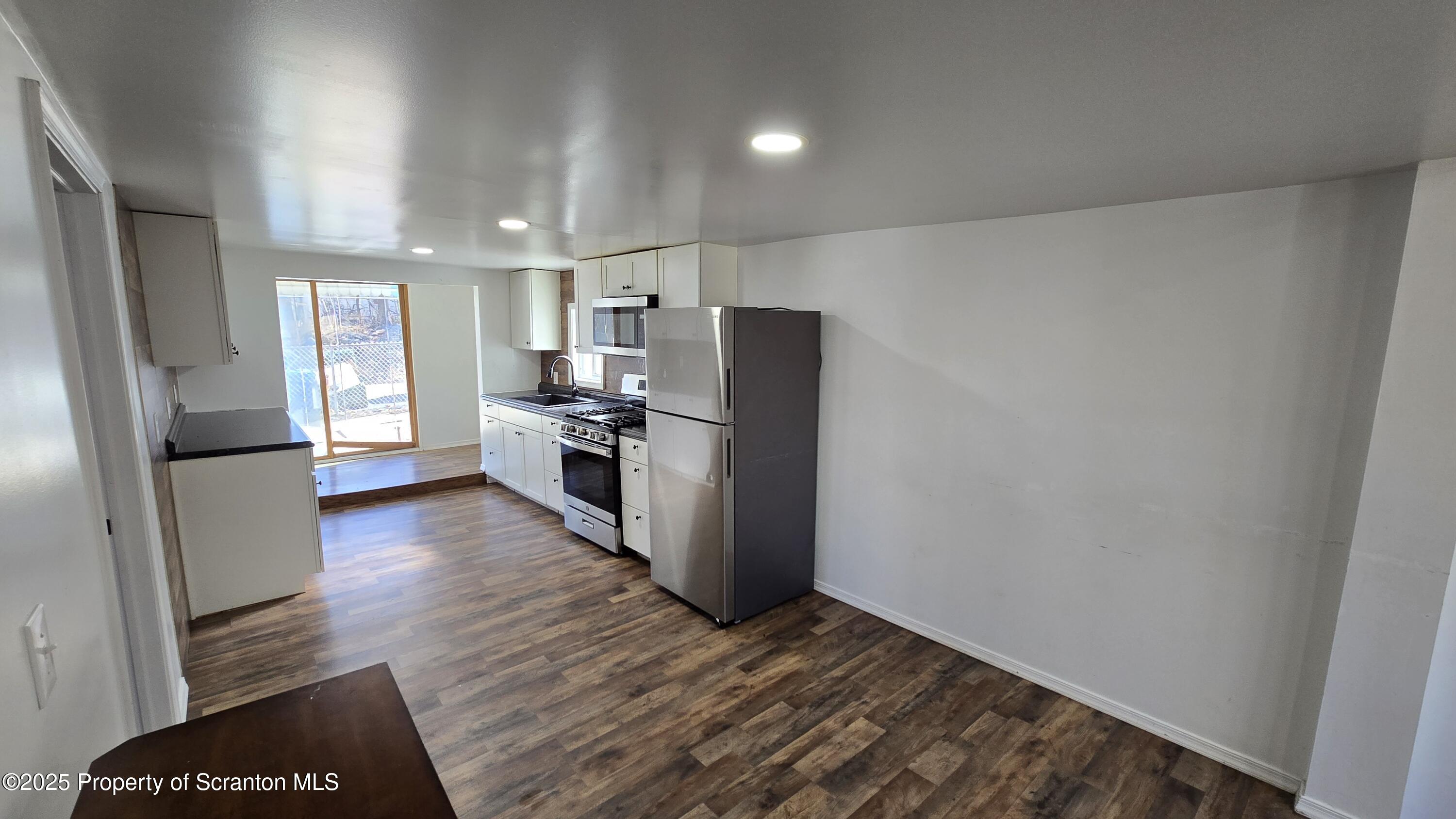 Scranton, Pennsylvania 18505, United States, 6 Bedrooms Bedrooms, ,2 BathroomsBathrooms,Residential,Active,133081