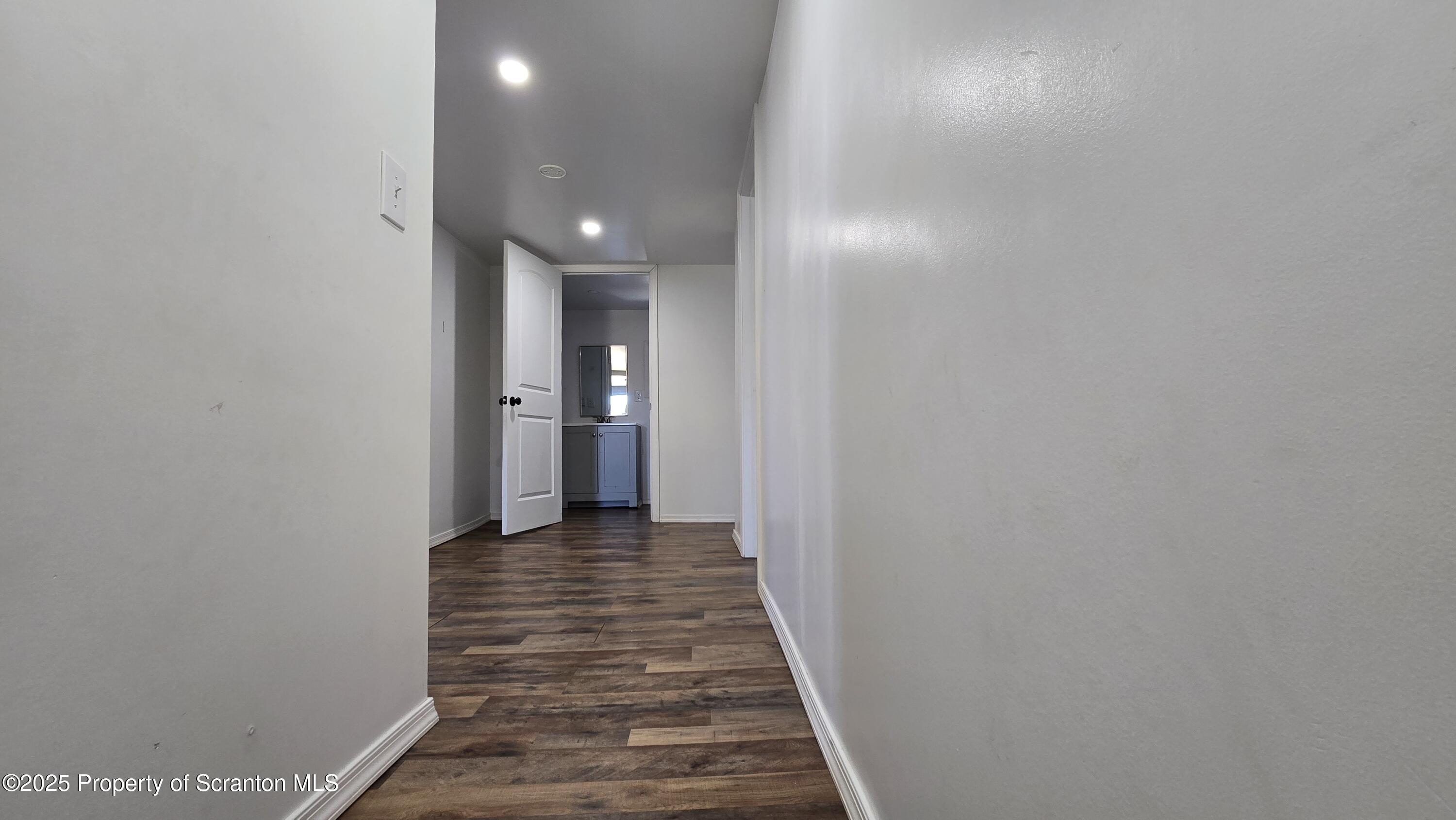 Scranton, Pennsylvania 18505, United States, 6 Bedrooms Bedrooms, ,2 BathroomsBathrooms,Residential,Active,133081