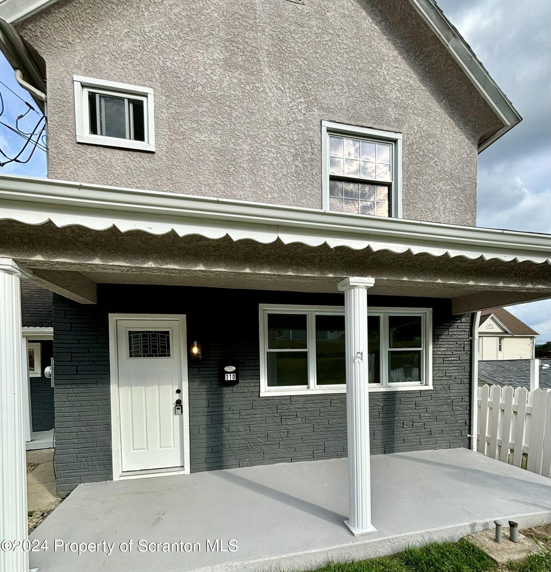 Photo 4 of 42 of 110 4th Street house