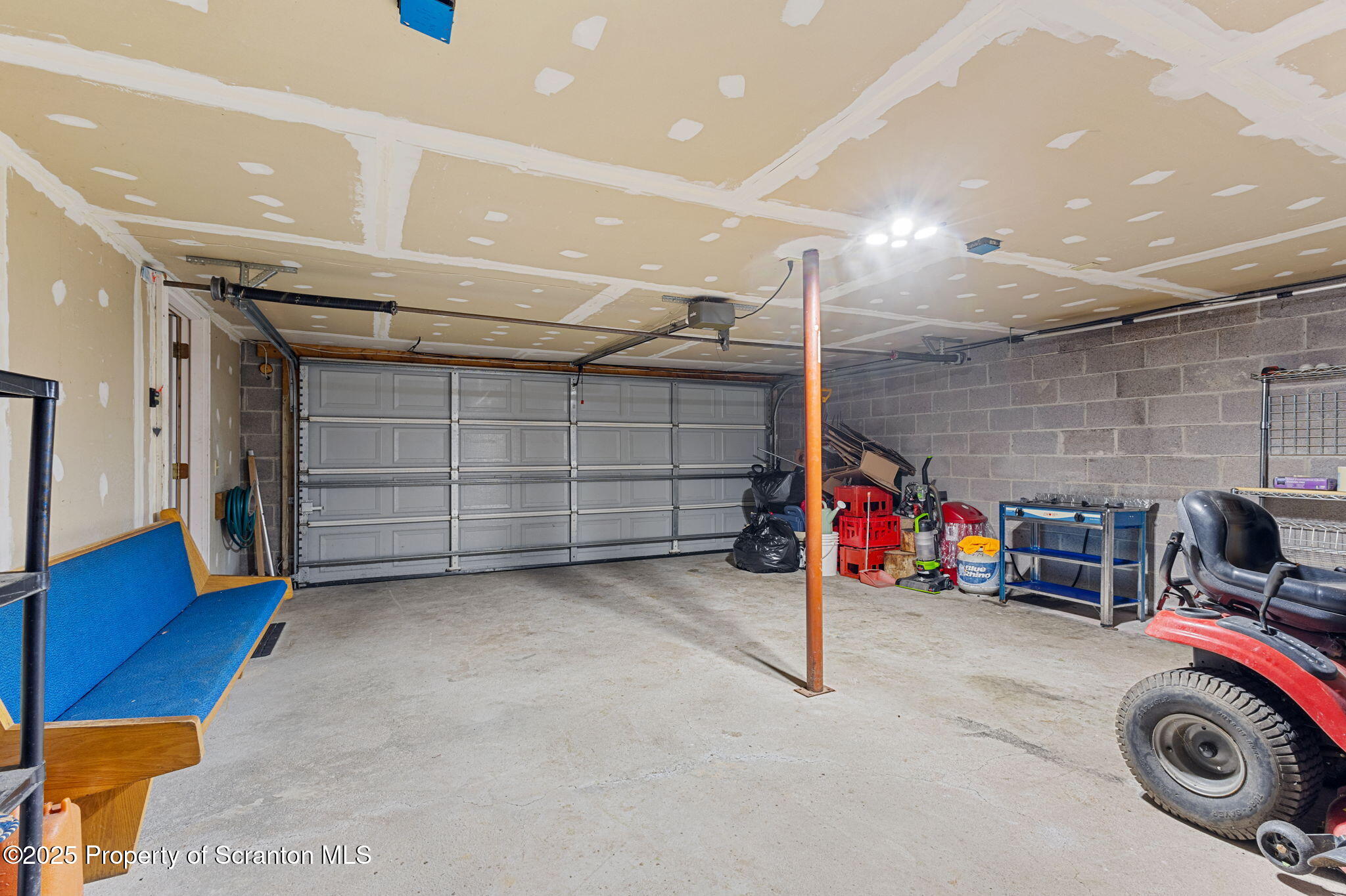 Scranton, Pennsylvania 18504, United States, 3 Bedrooms Bedrooms, ,3 BathroomsBathrooms,Residential,Active,16141