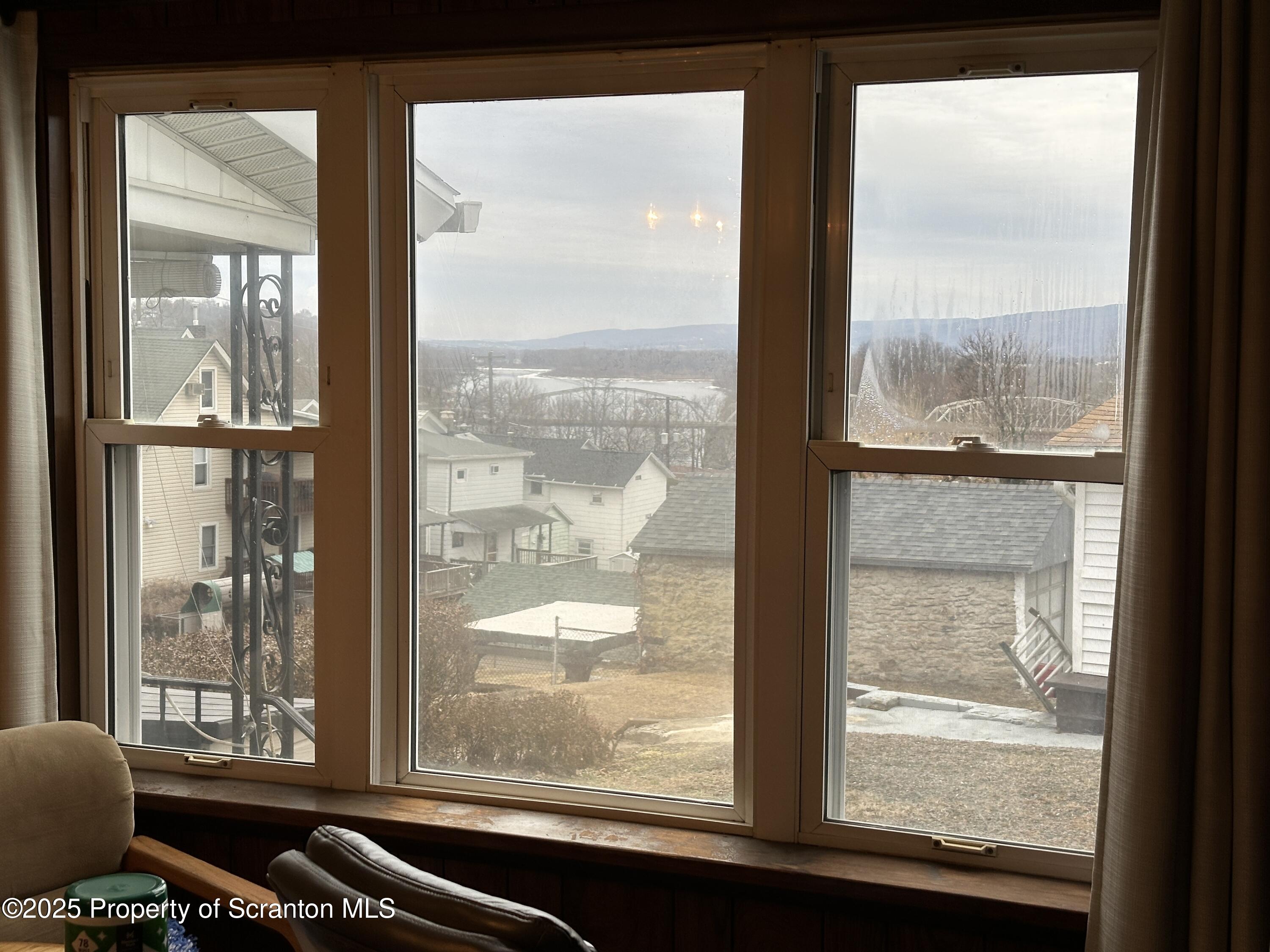 Pittston, Pennsylvania 18640, United States, 3 Bedrooms Bedrooms, ,2 BathroomsBathrooms,Residential,Active,16919