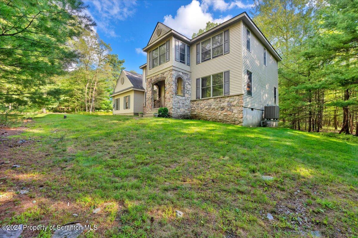 View Dingmans Ferry, PA 18328 house