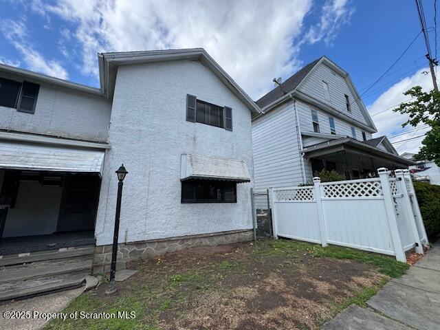 Scranton, Pennsylvania 18510, United States, 4 Bedrooms Bedrooms, ,2 BathroomsBathrooms,Residential,Pending,124498