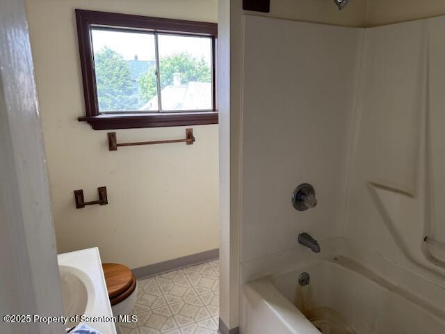 Scranton, Pennsylvania 18510, United States, 4 Bedrooms Bedrooms, ,2 BathroomsBathrooms,Residential,Pending,124498