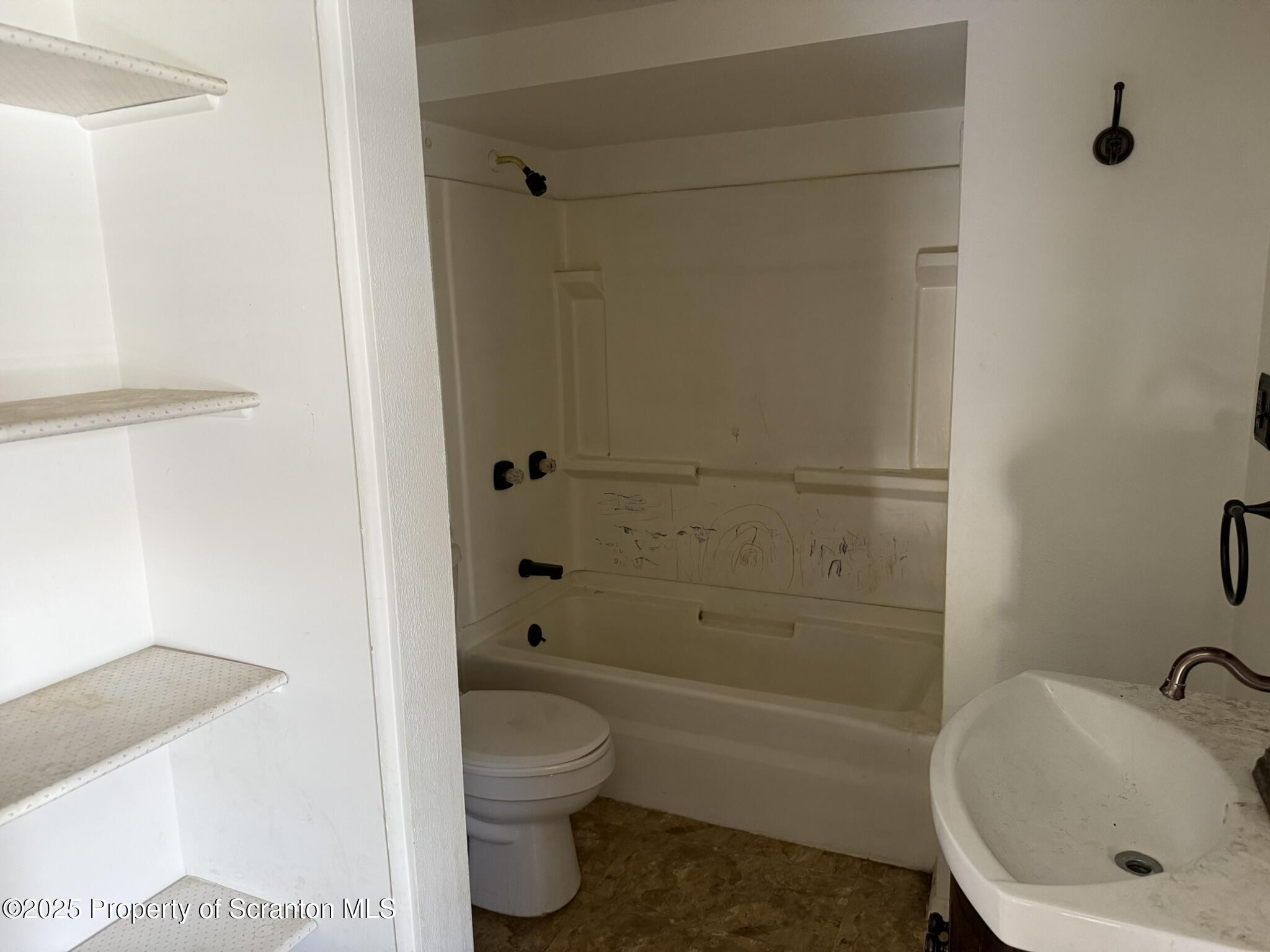 Hanover Twp, Pennsylvania 18706, United States, 3 Bedrooms Bedrooms, ,2 BathroomsBathrooms,Residential,Active,155181