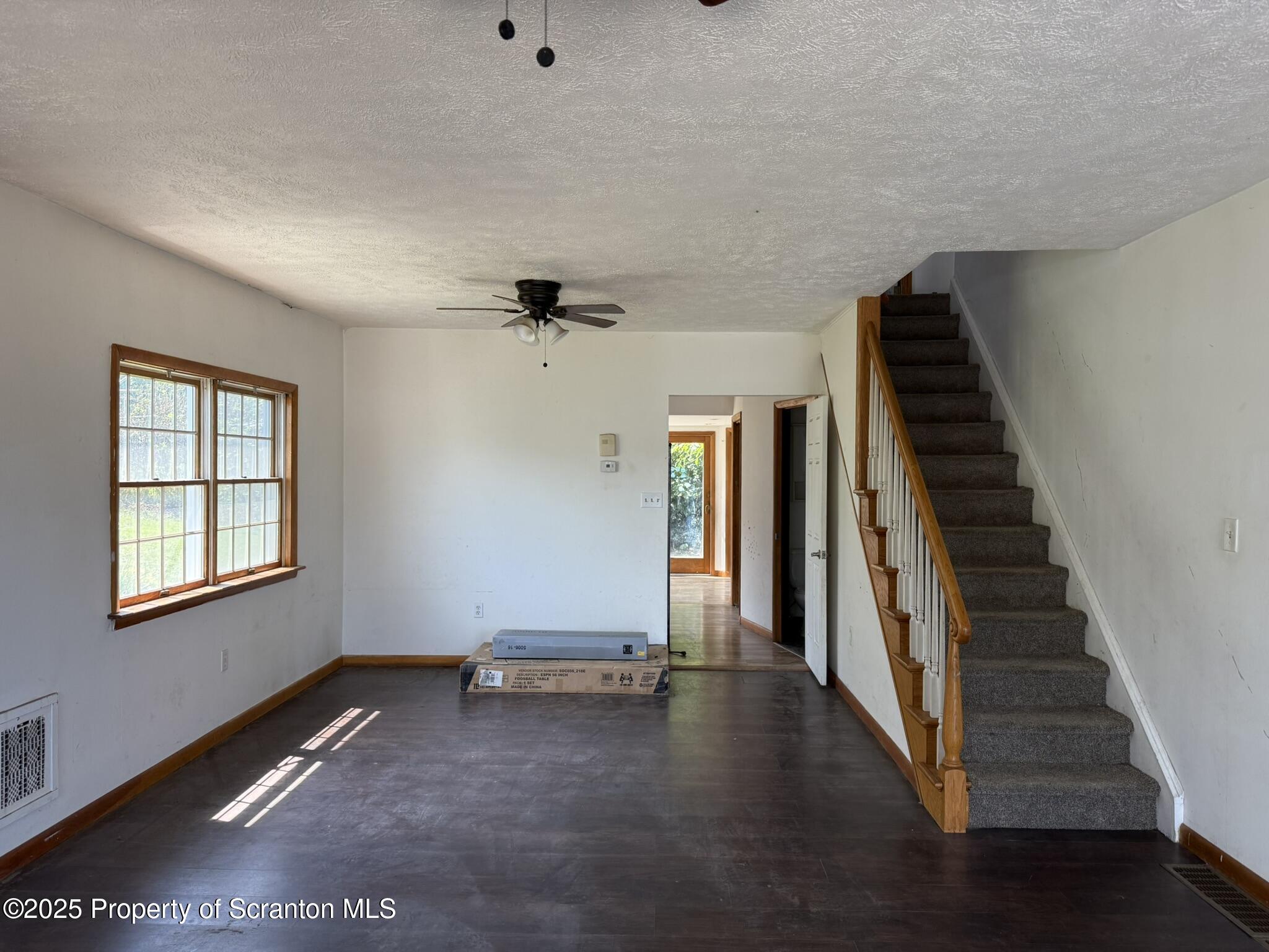 Hanover Twp, Pennsylvania 18706, United States, 3 Bedrooms Bedrooms, ,2 BathroomsBathrooms,Residential,Active,155181