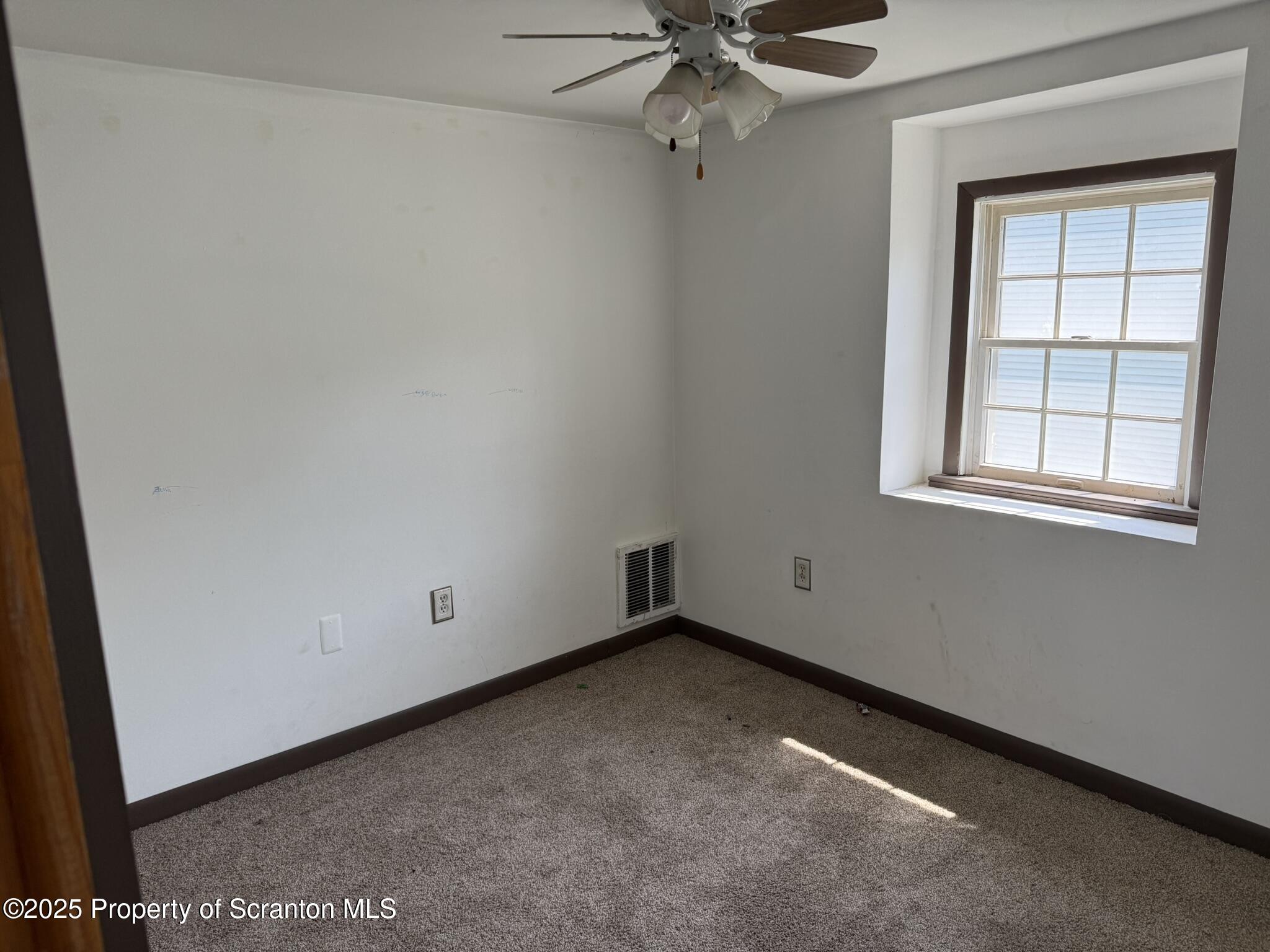 Hanover Twp, Pennsylvania 18706, United States, 3 Bedrooms Bedrooms, ,2 BathroomsBathrooms,Residential,Active,155181