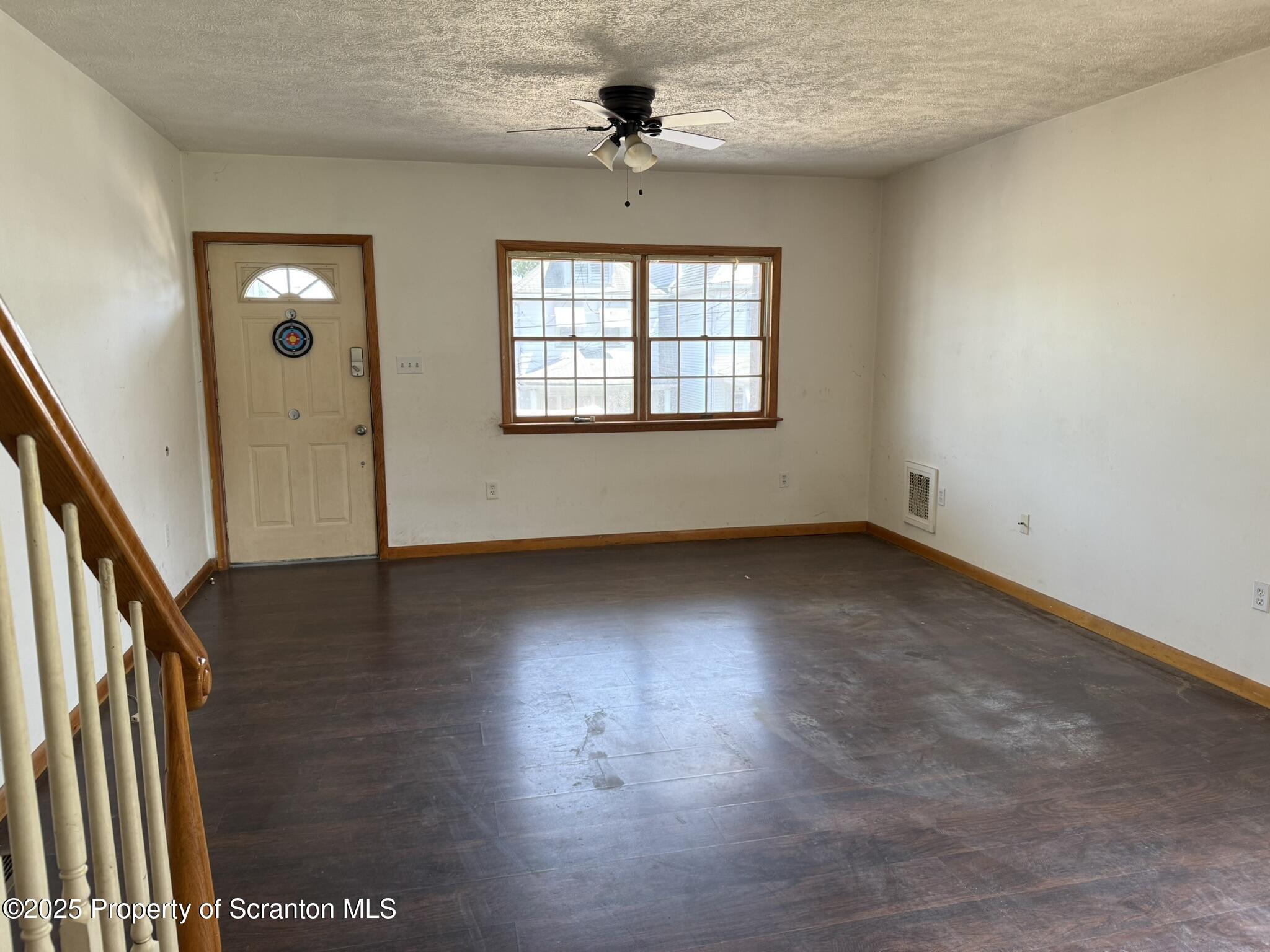 Hanover Twp, Pennsylvania 18706, United States, 3 Bedrooms Bedrooms, ,2 BathroomsBathrooms,Residential,Active,155181