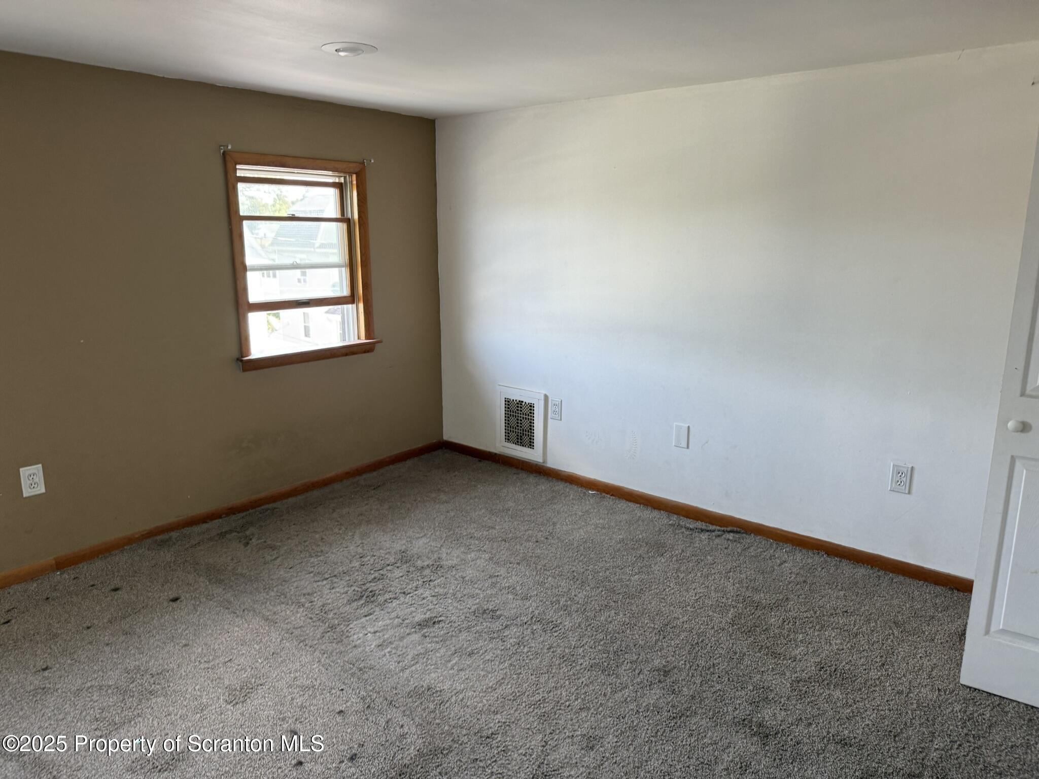 Hanover Twp, Pennsylvania 18706, United States, 3 Bedrooms Bedrooms, ,2 BathroomsBathrooms,Residential,Active,155181