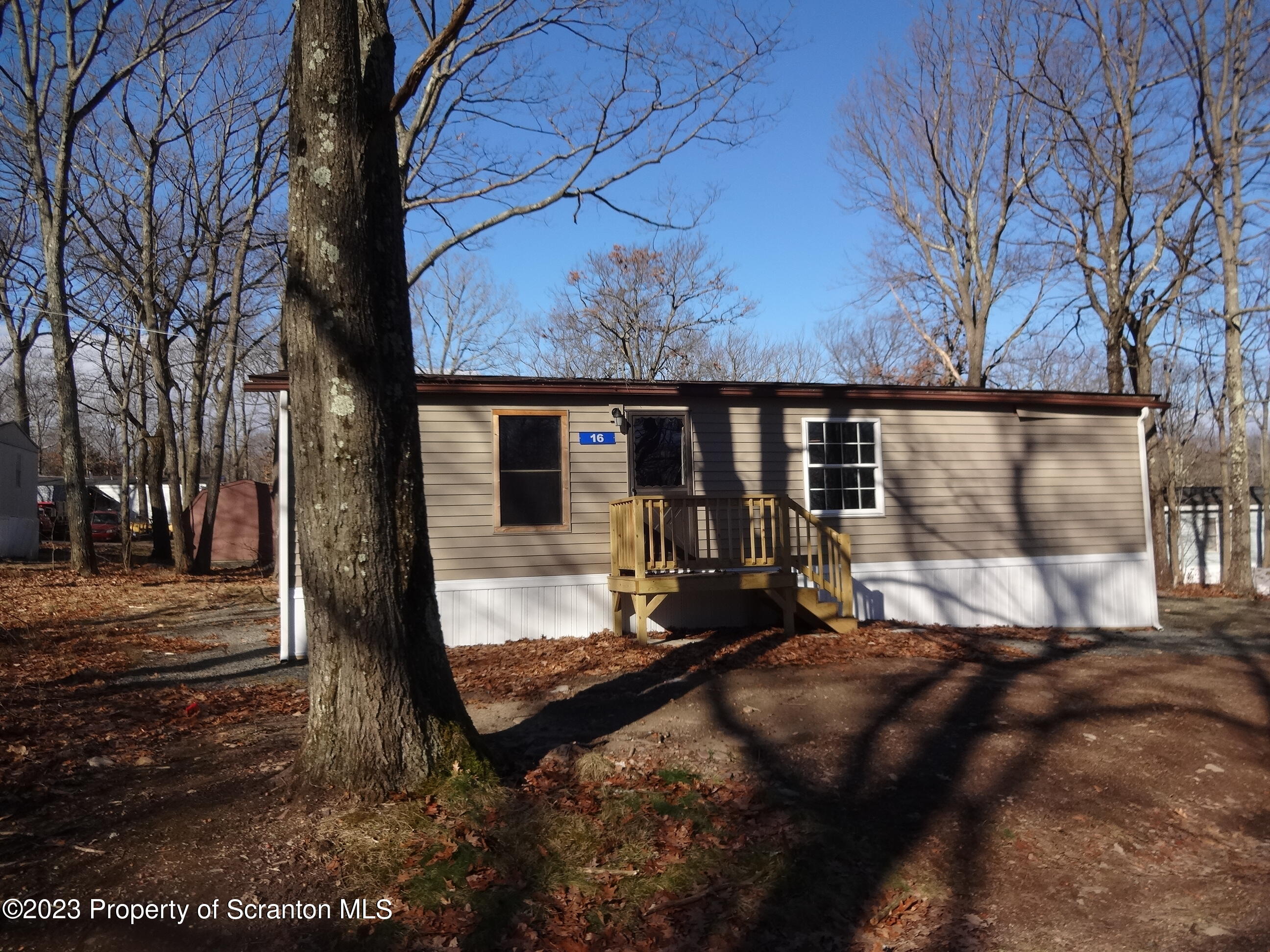 View Jefferson Twp, PA 18436 mobile home