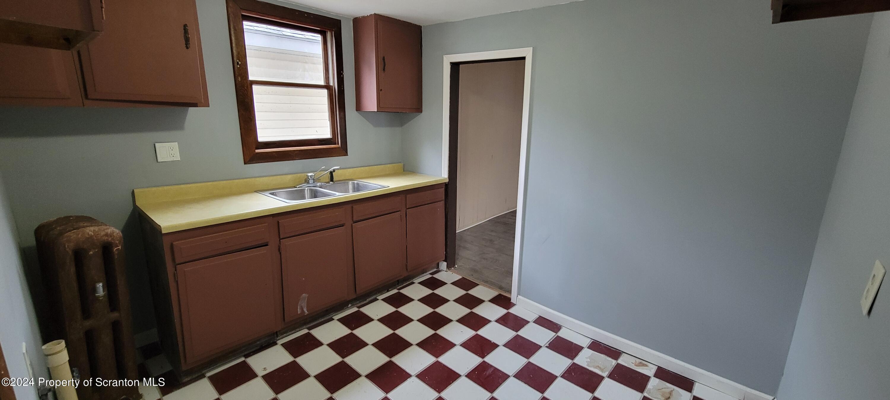 Scranton, Pennsylvania 18504, United States, 11 Bedrooms Bedrooms, ,5 BathroomsBathrooms,Residential,Active,65598