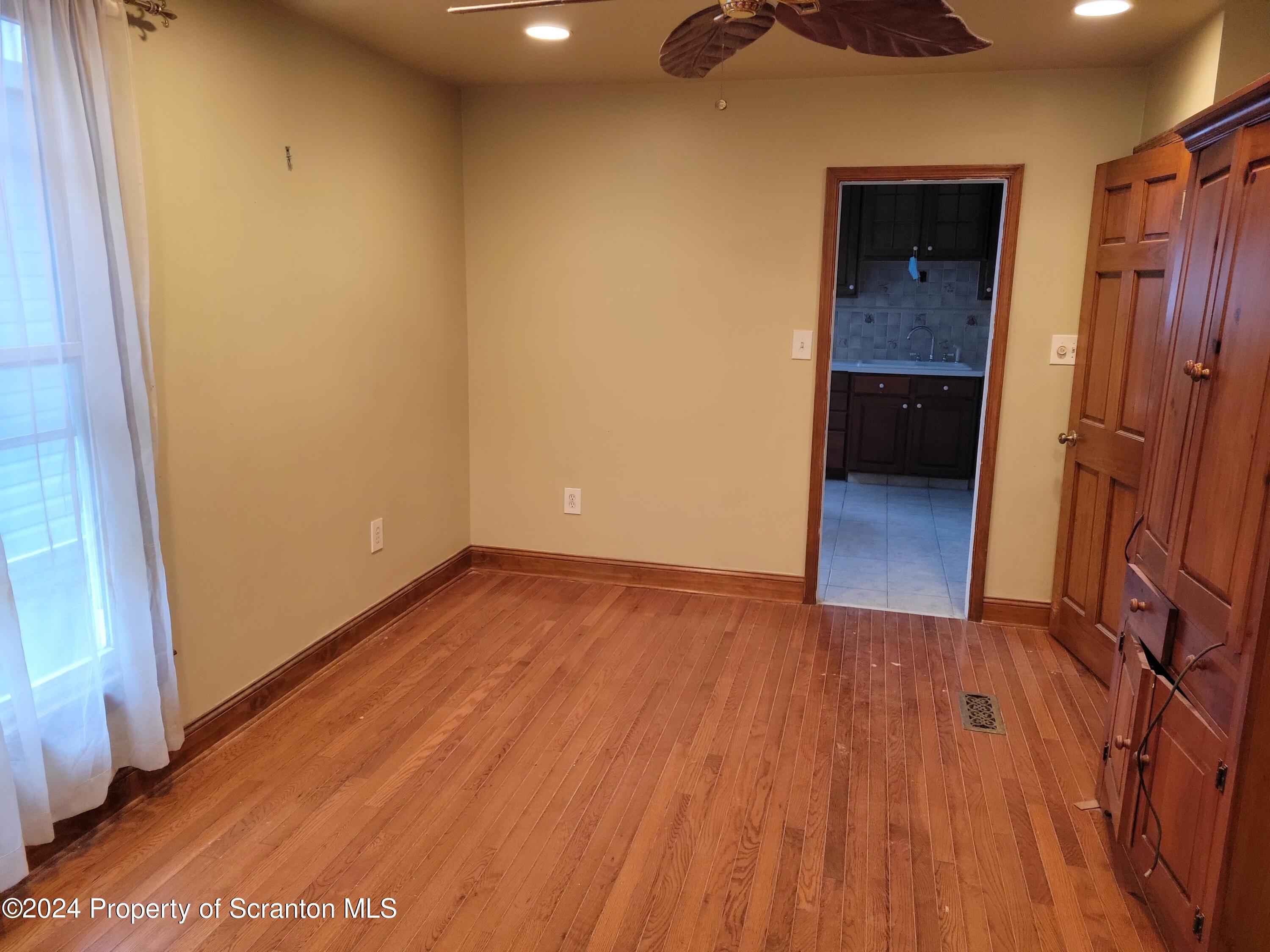 Scranton, Pennsylvania 18504, United States, 11 Bedrooms Bedrooms, ,5 BathroomsBathrooms,Residential,Active,65598