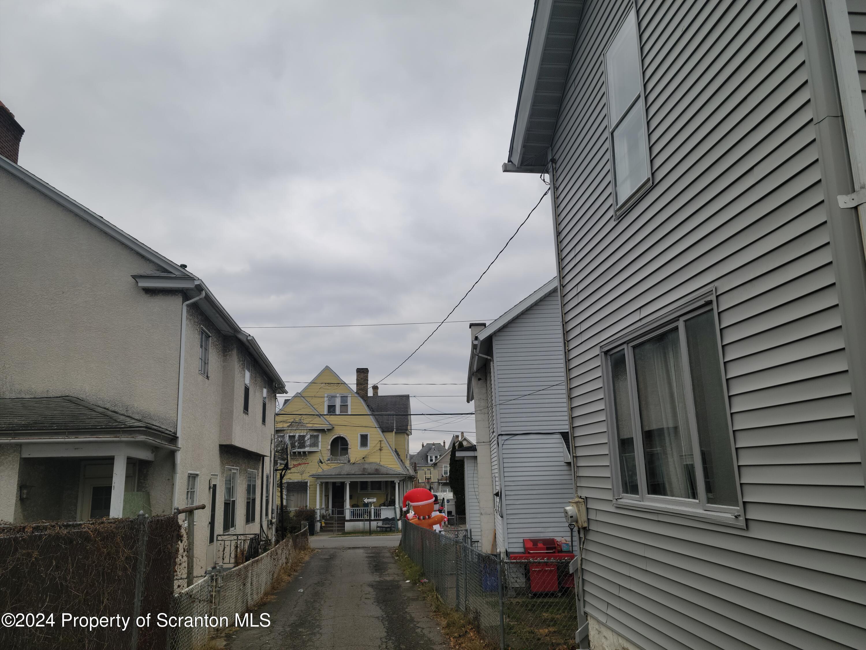 Scranton, Pennsylvania 18504, United States, 11 Bedrooms Bedrooms, ,5 BathroomsBathrooms,Residential,Active,65598