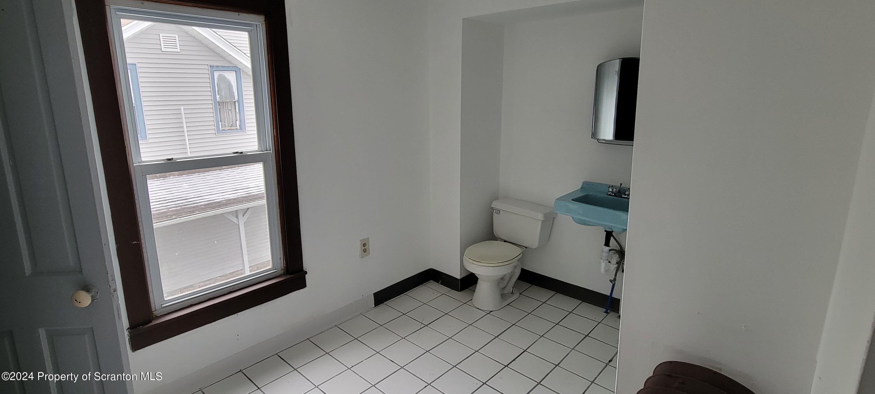 Scranton, Pennsylvania 18504, United States, 11 Bedrooms Bedrooms, ,5 BathroomsBathrooms,Residential,Active,65598