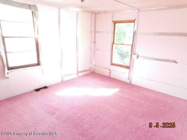 Ulster, Pennsylvania 18850, United States, 5 Bedrooms Bedrooms, ,1 BathroomBathrooms,Residential,Active,214560