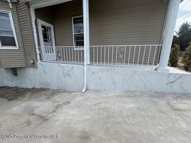 Scranton, Pennsylvania 18504, United States, 3 Bedrooms Bedrooms, ,1 BathroomBathrooms,Residential,Pending,124988