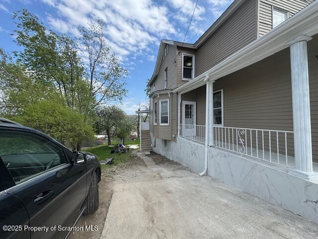 Scranton, Pennsylvania 18504, United States, 3 Bedrooms Bedrooms, ,1 BathroomBathrooms,Residential,Pending,124988
