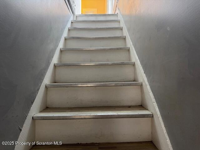 Scranton, Pennsylvania 18504, United States, 3 Bedrooms Bedrooms, ,1 BathroomBathrooms,Residential,Pending,124988