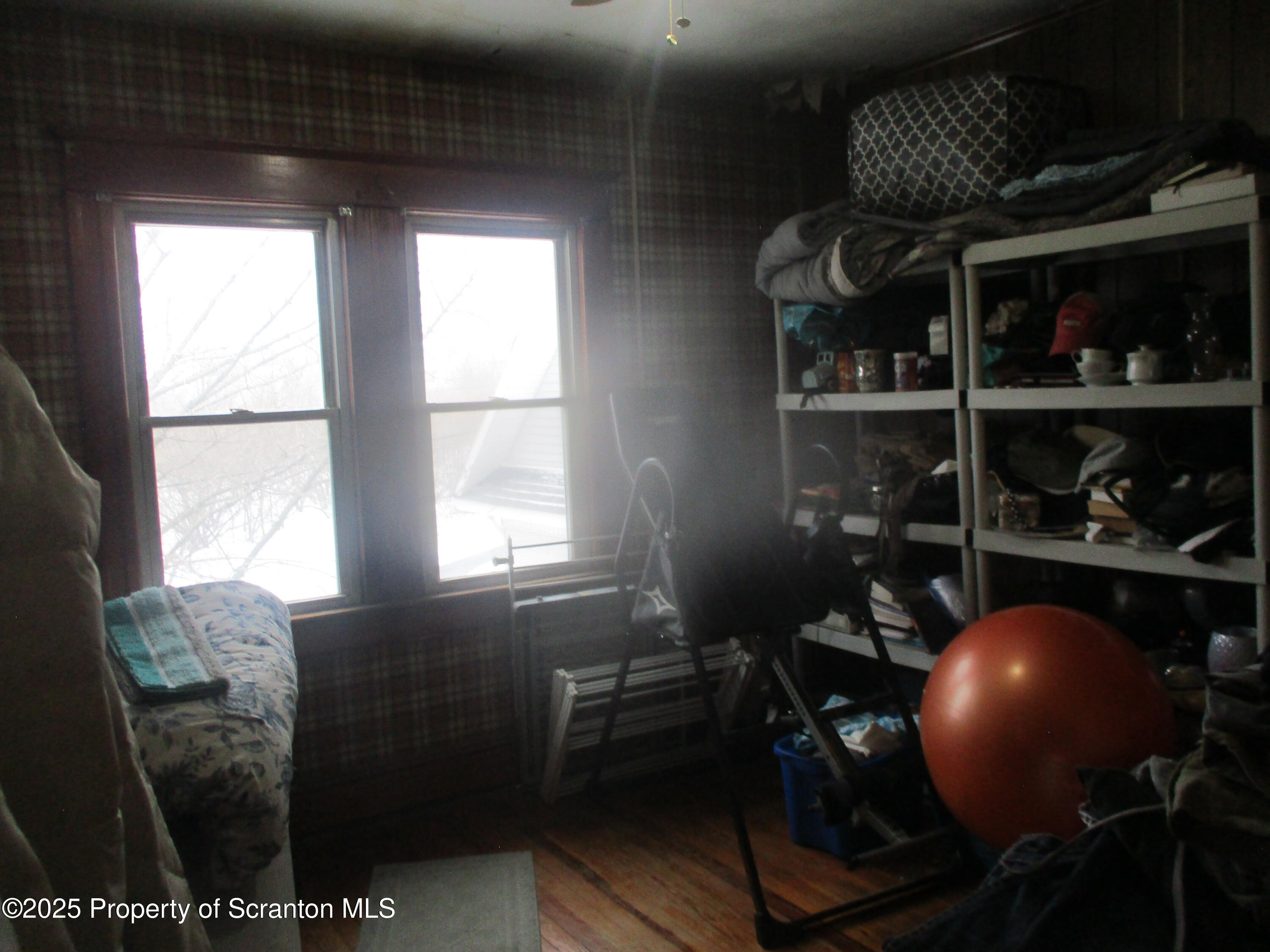 Throop, Pennsylvania 18512, United States, 4 Bedrooms Bedrooms, ,2 BathroomsBathrooms,Residential,Pending,467