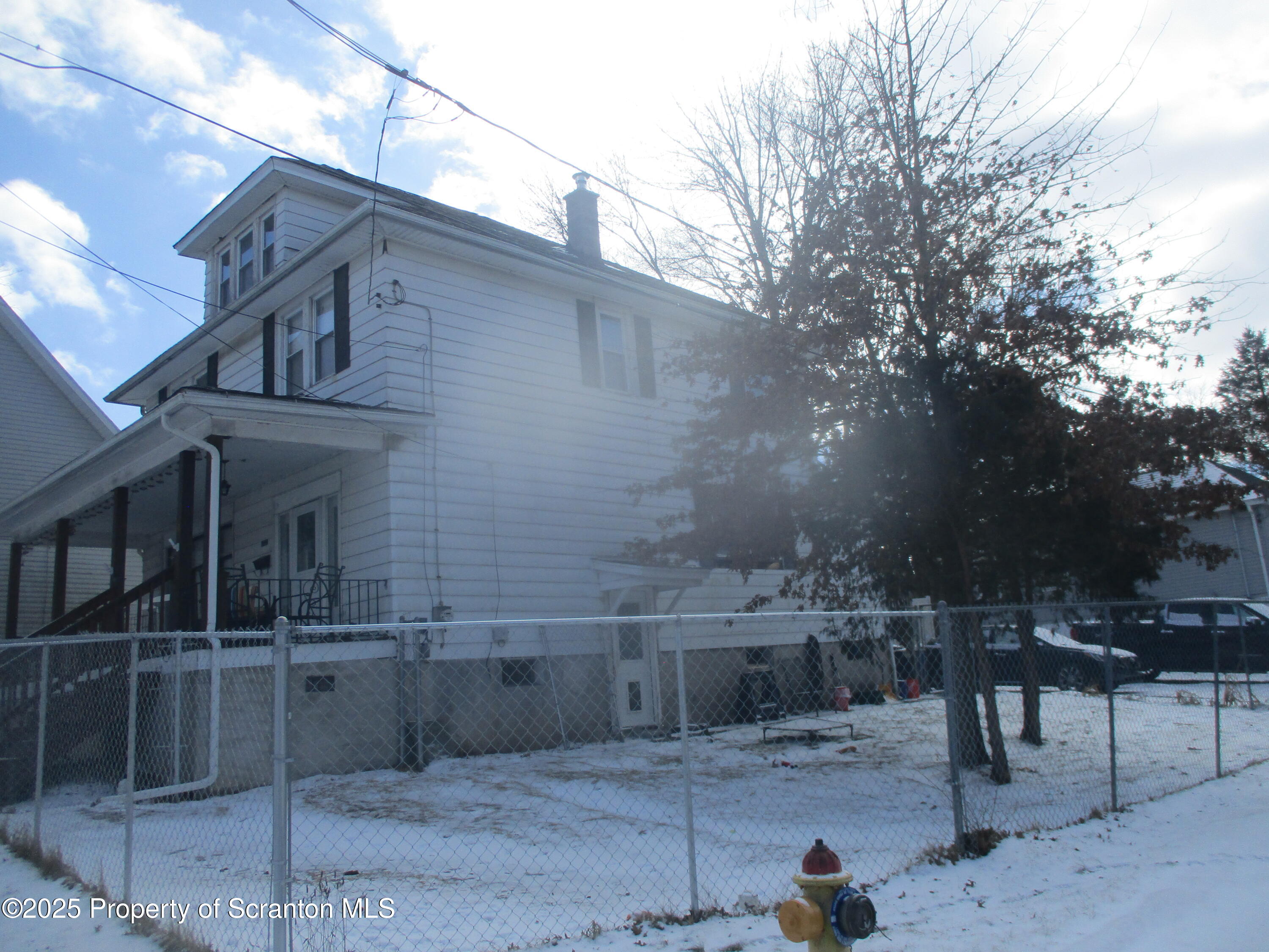 Throop, Pennsylvania 18512, United States, 4 Bedrooms Bedrooms, ,2 BathroomsBathrooms,Residential,Pending,467