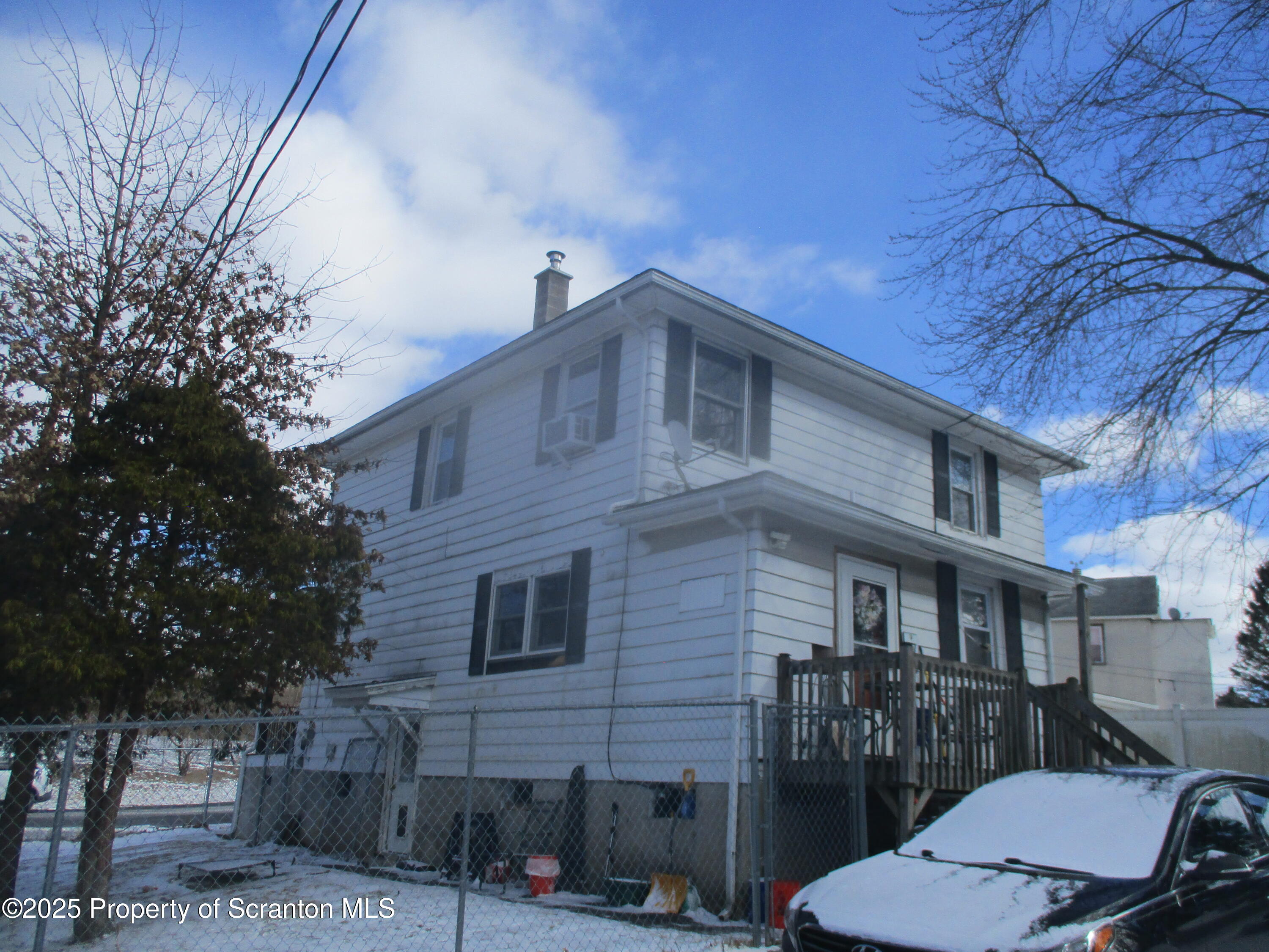 Throop, Pennsylvania 18512, United States, 4 Bedrooms Bedrooms, ,2 BathroomsBathrooms,Residential,Pending,467