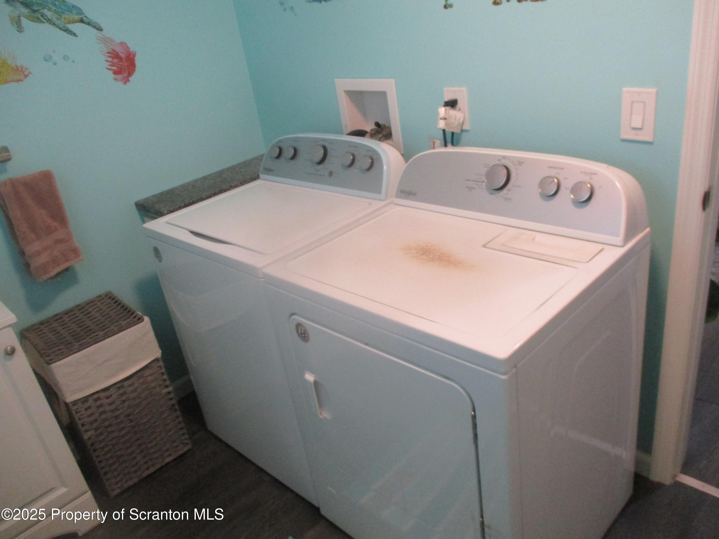 Throop, Pennsylvania 18512, United States, 4 Bedrooms Bedrooms, ,2 BathroomsBathrooms,Residential,Pending,467