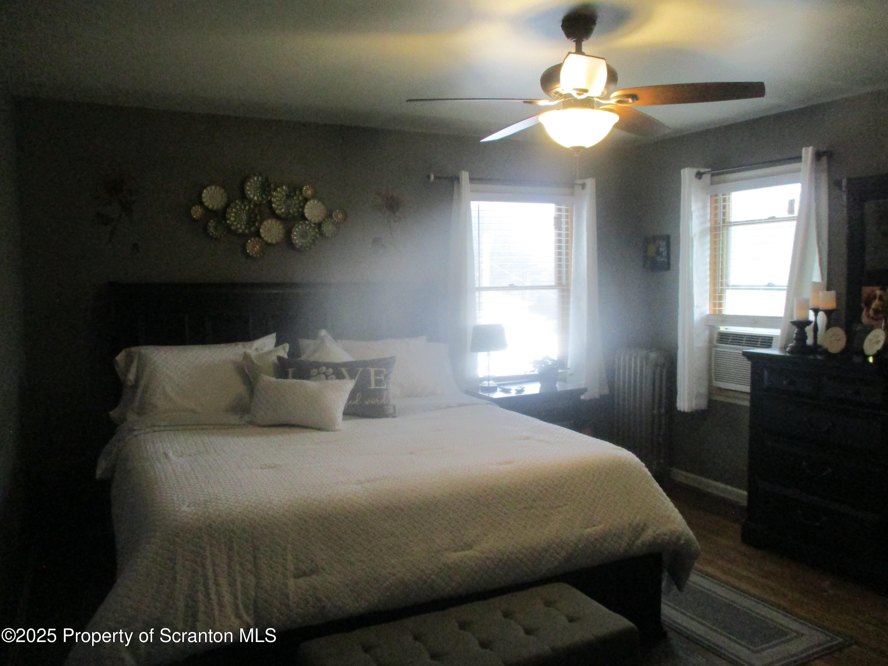 Throop, Pennsylvania 18512, United States, 4 Bedrooms Bedrooms, ,2 BathroomsBathrooms,Residential,Pending,467