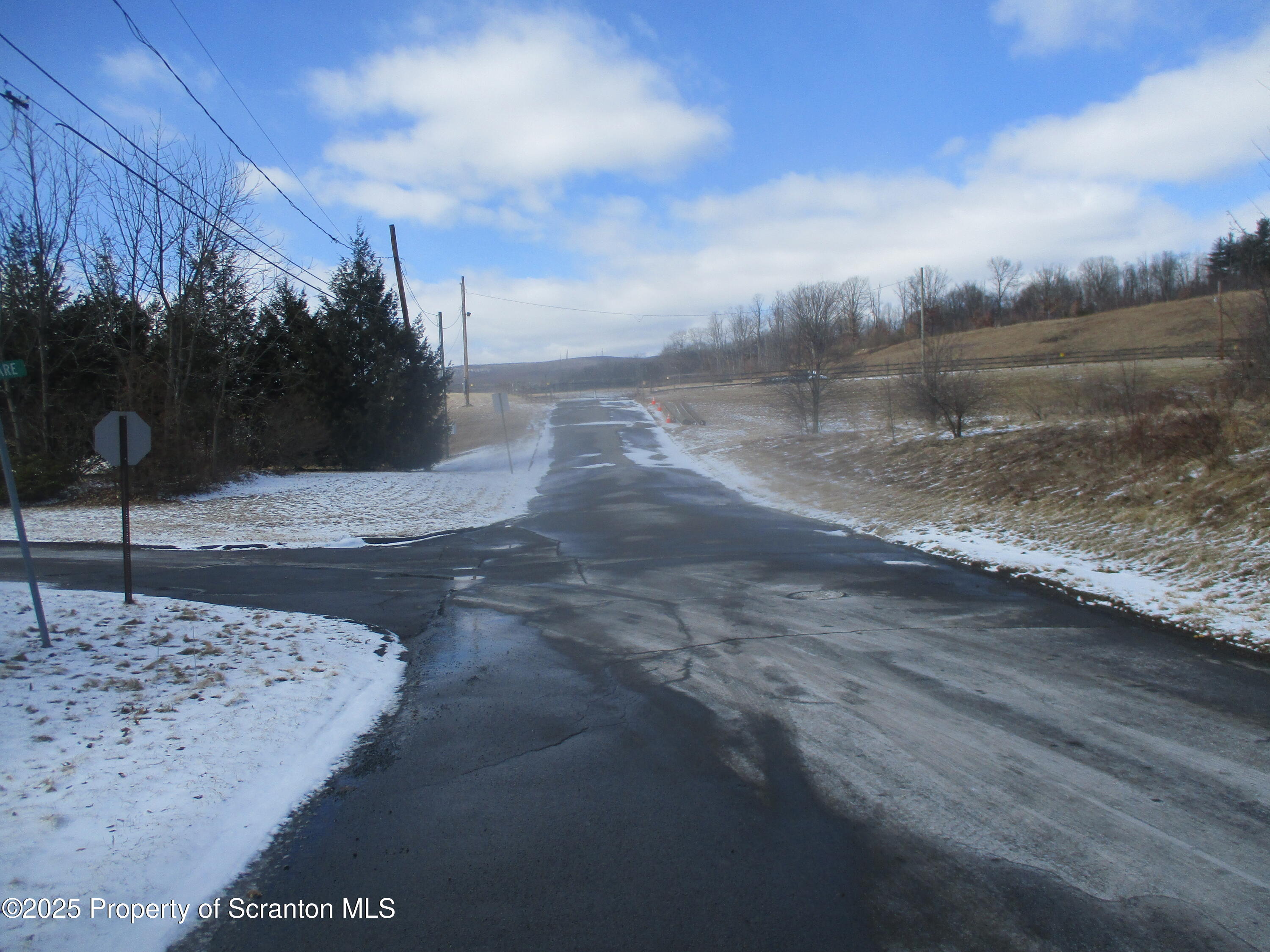 Throop, Pennsylvania 18512, United States, 4 Bedrooms Bedrooms, ,2 BathroomsBathrooms,Residential,Pending,467