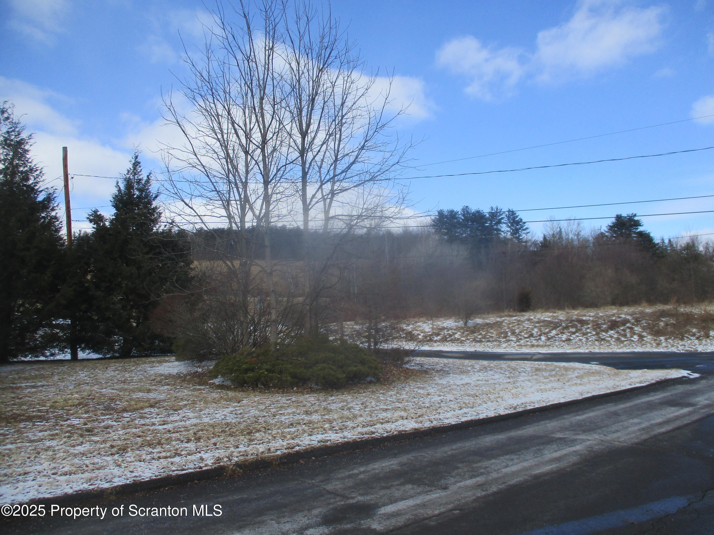 Throop, Pennsylvania 18512, United States, 4 Bedrooms Bedrooms, ,2 BathroomsBathrooms,Residential,Pending,467