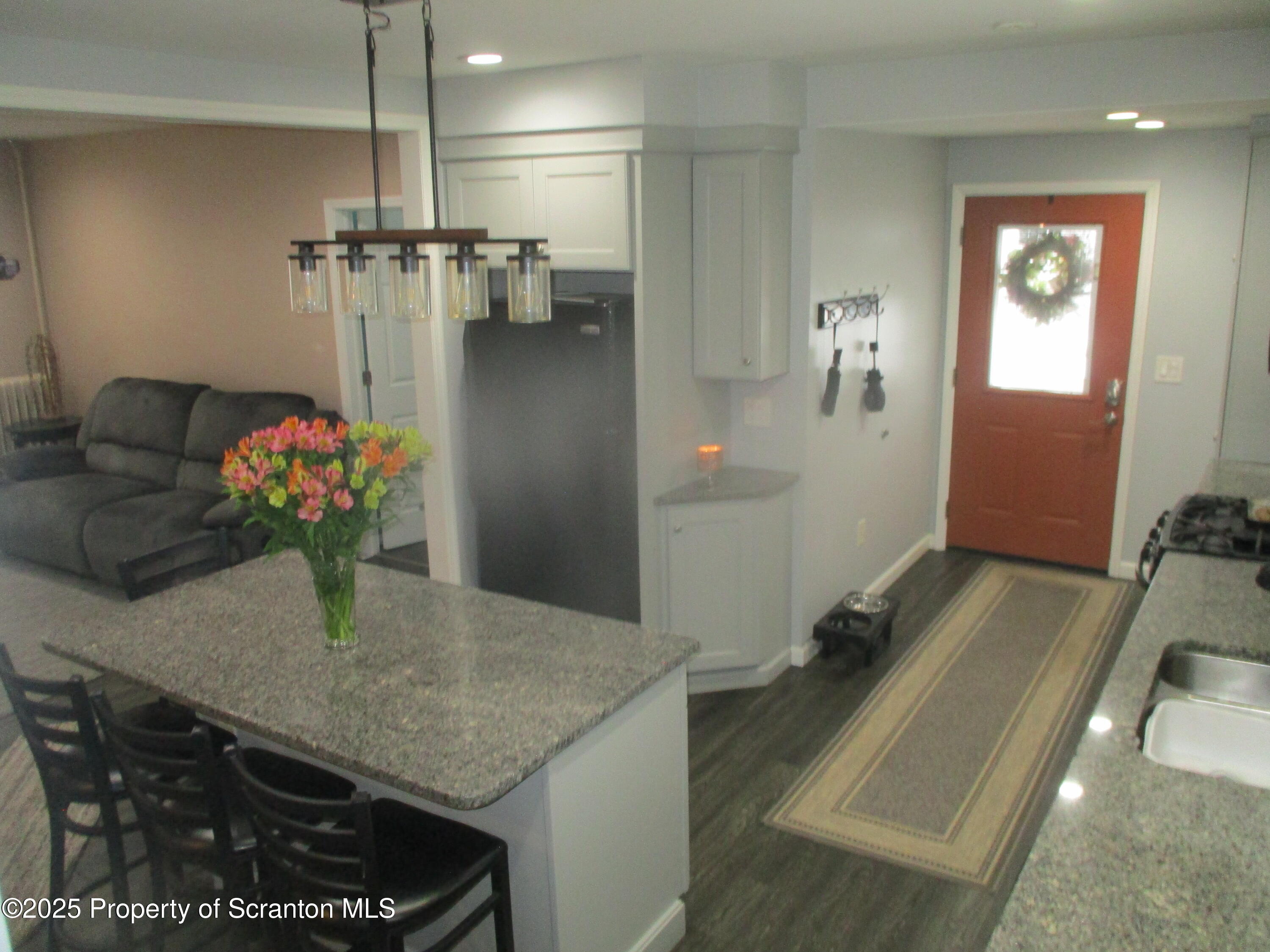 Throop, Pennsylvania 18512, United States, 4 Bedrooms Bedrooms, ,2 BathroomsBathrooms,Residential,Pending,467