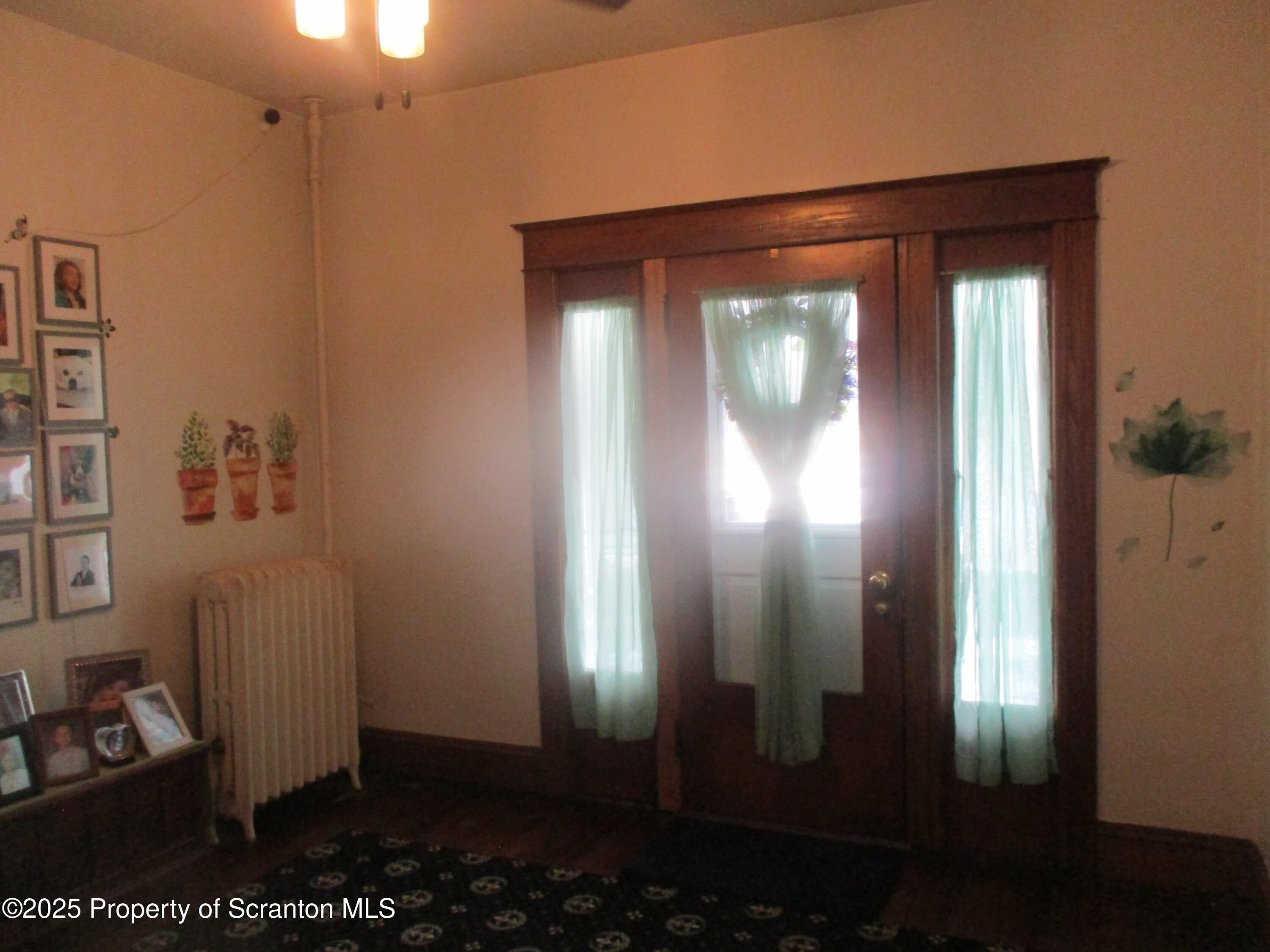 Throop, Pennsylvania 18512, United States, 4 Bedrooms Bedrooms, ,2 BathroomsBathrooms,Residential,Pending,467