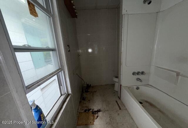 Wilkes-Barre, Pennsylvania 18702, United States, 3 Bedrooms Bedrooms, ,1 BathroomBathrooms,Residential,Pending,136679