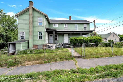Photo for 127 1/2 N Garfield Avenue