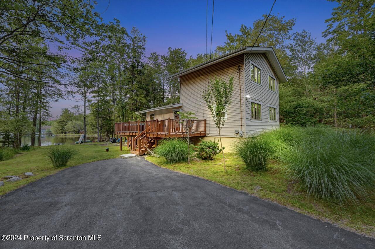 View Pocono Summit, PA 18346 house